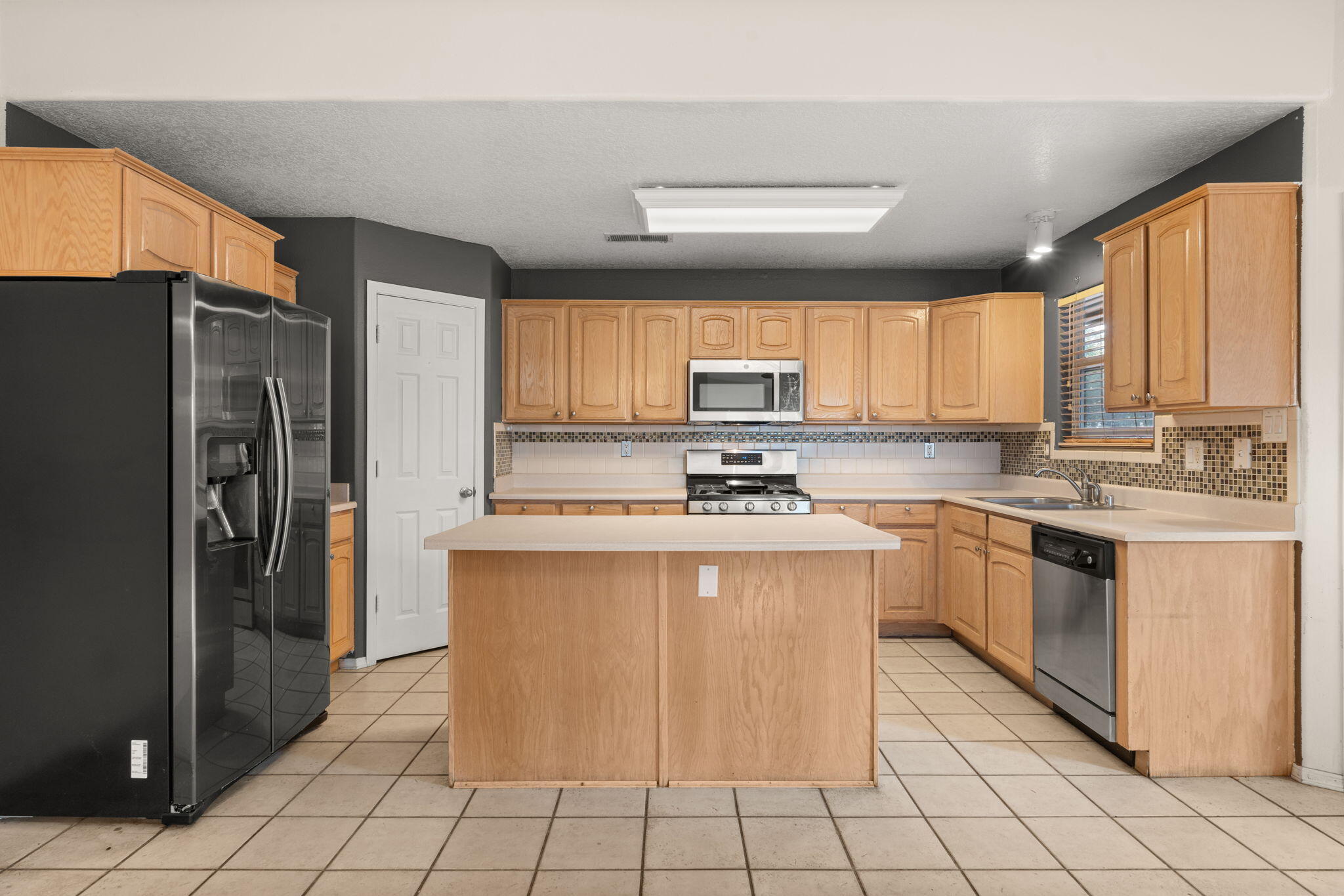 4700 Crestridge Avenue NW