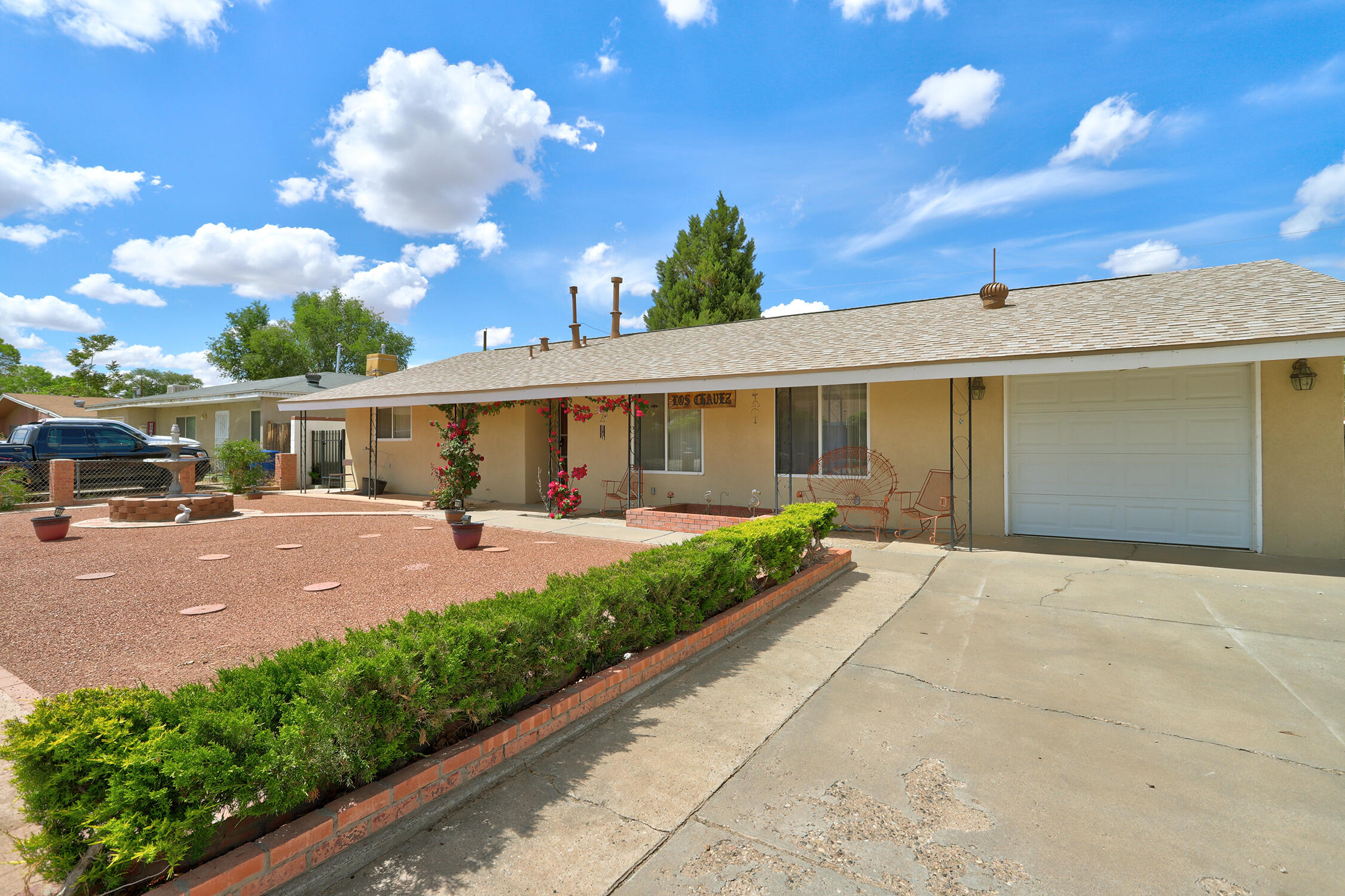 2807 DESERT GARDENS Lane SW