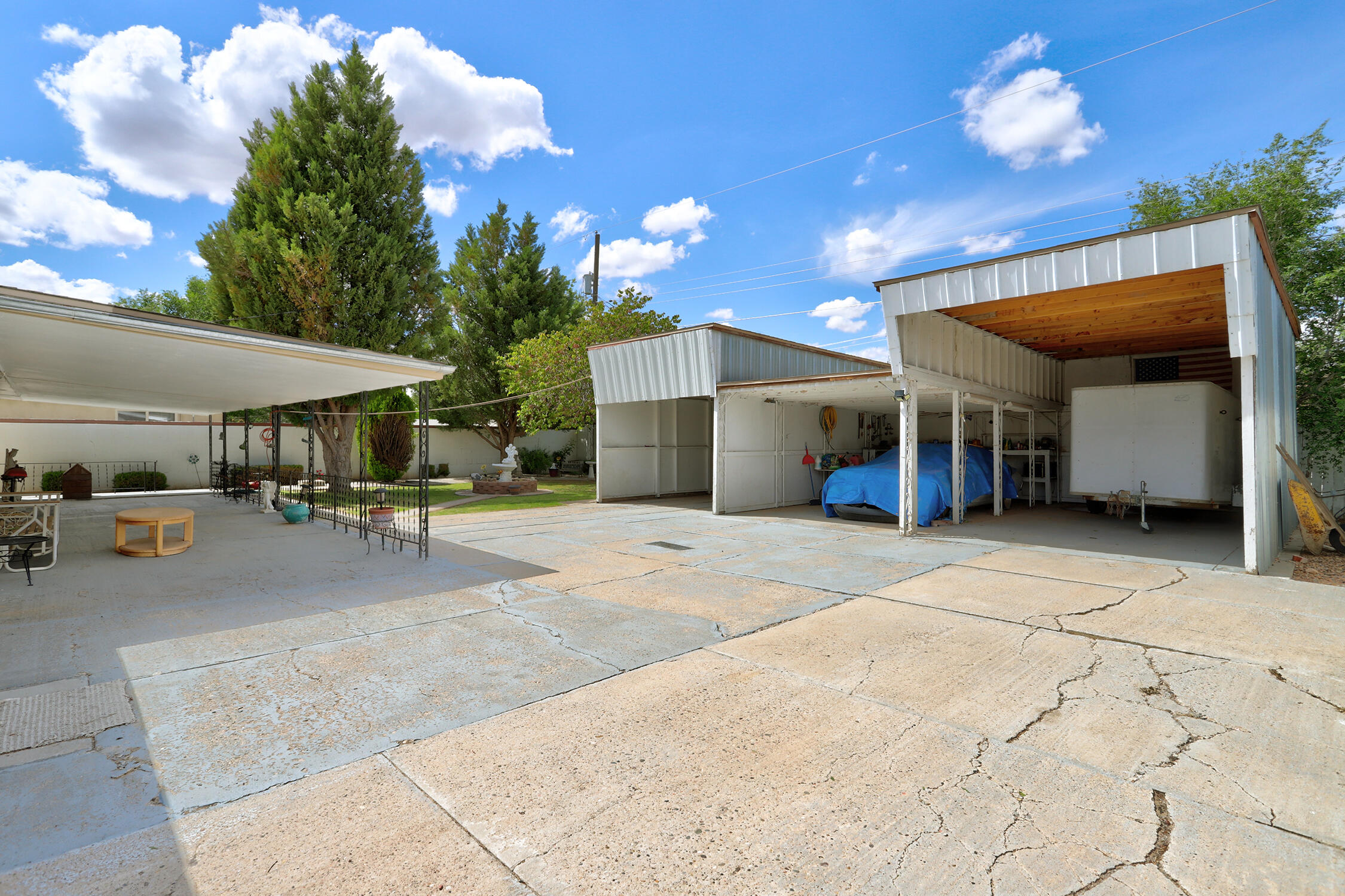 2807 DESERT GARDENS Lane SW