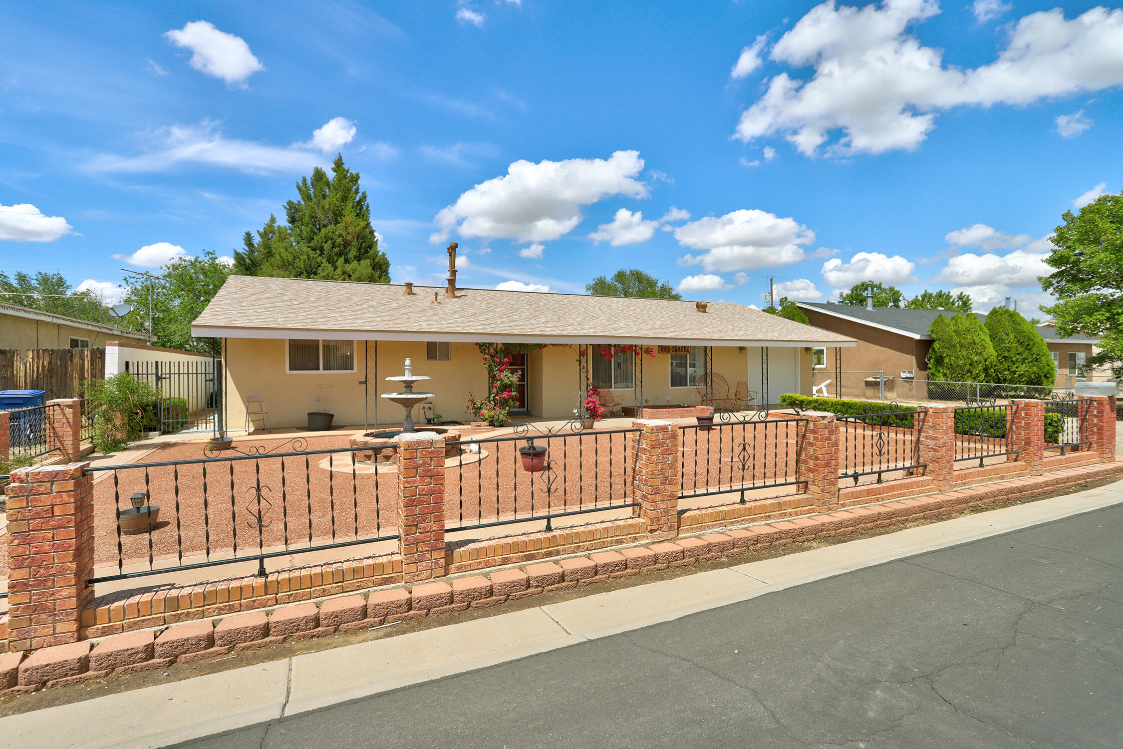 2807 DESERT GARDENS Lane SW