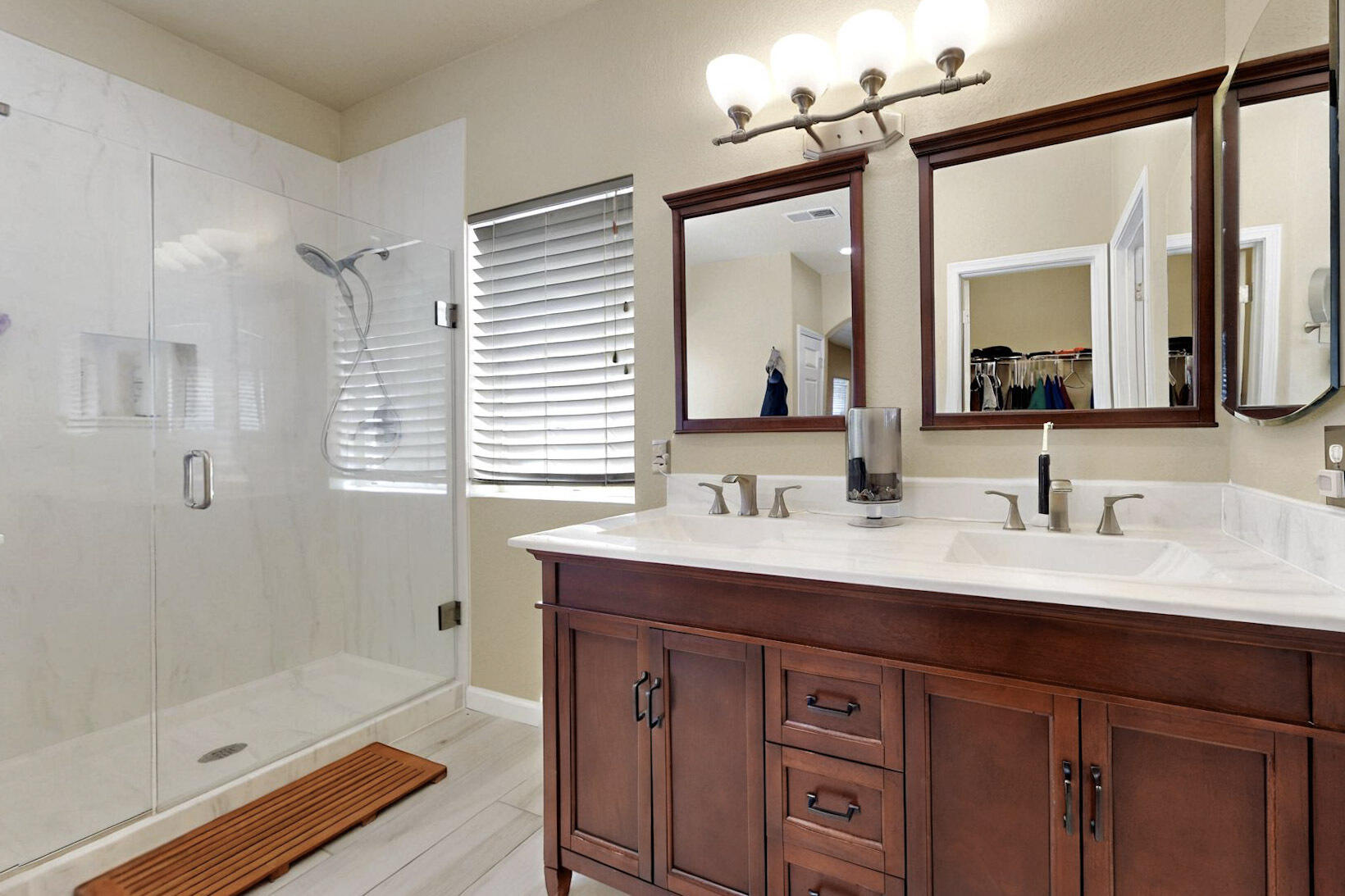 1019 MAROA Street NW