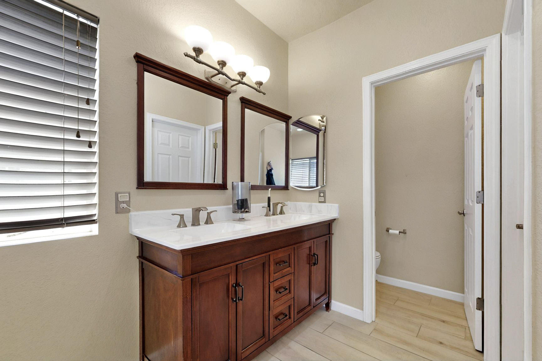 1019 MAROA Street NW