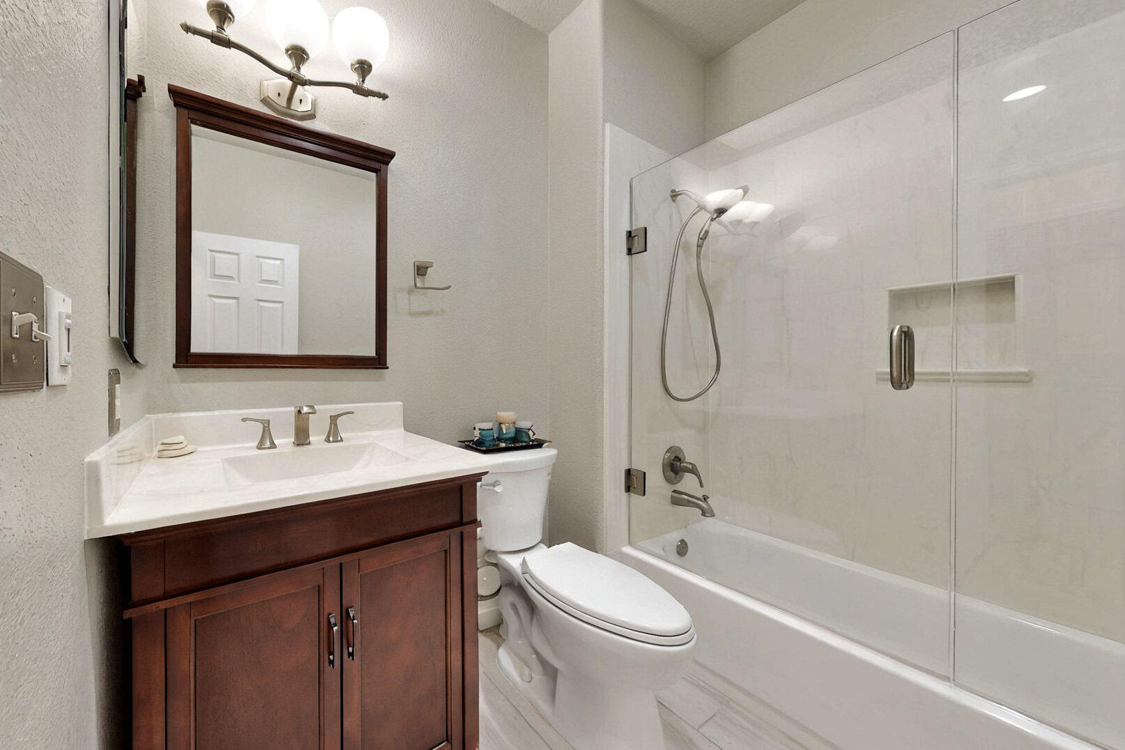 1019 MAROA Street NW