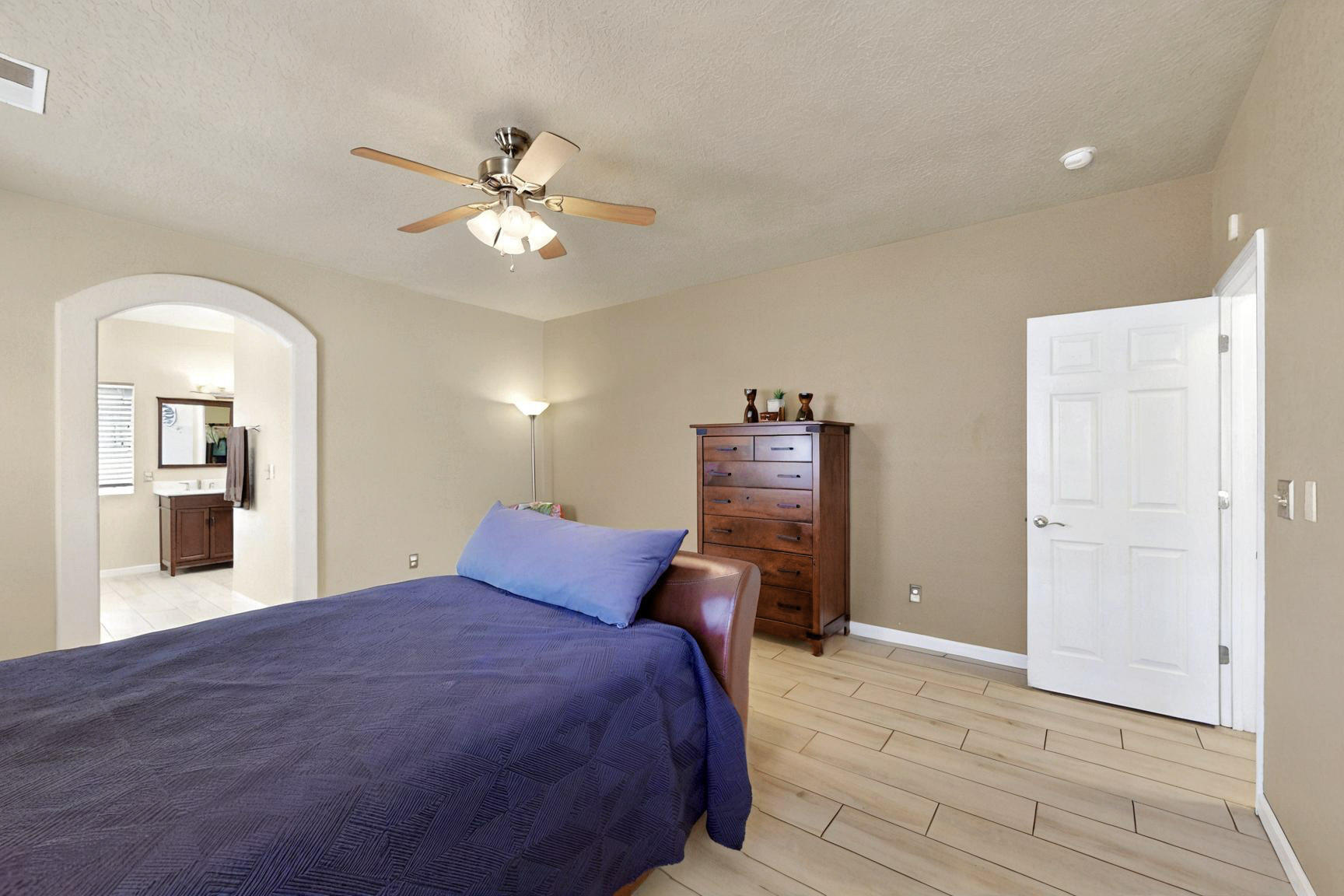 1019 MAROA Street NW