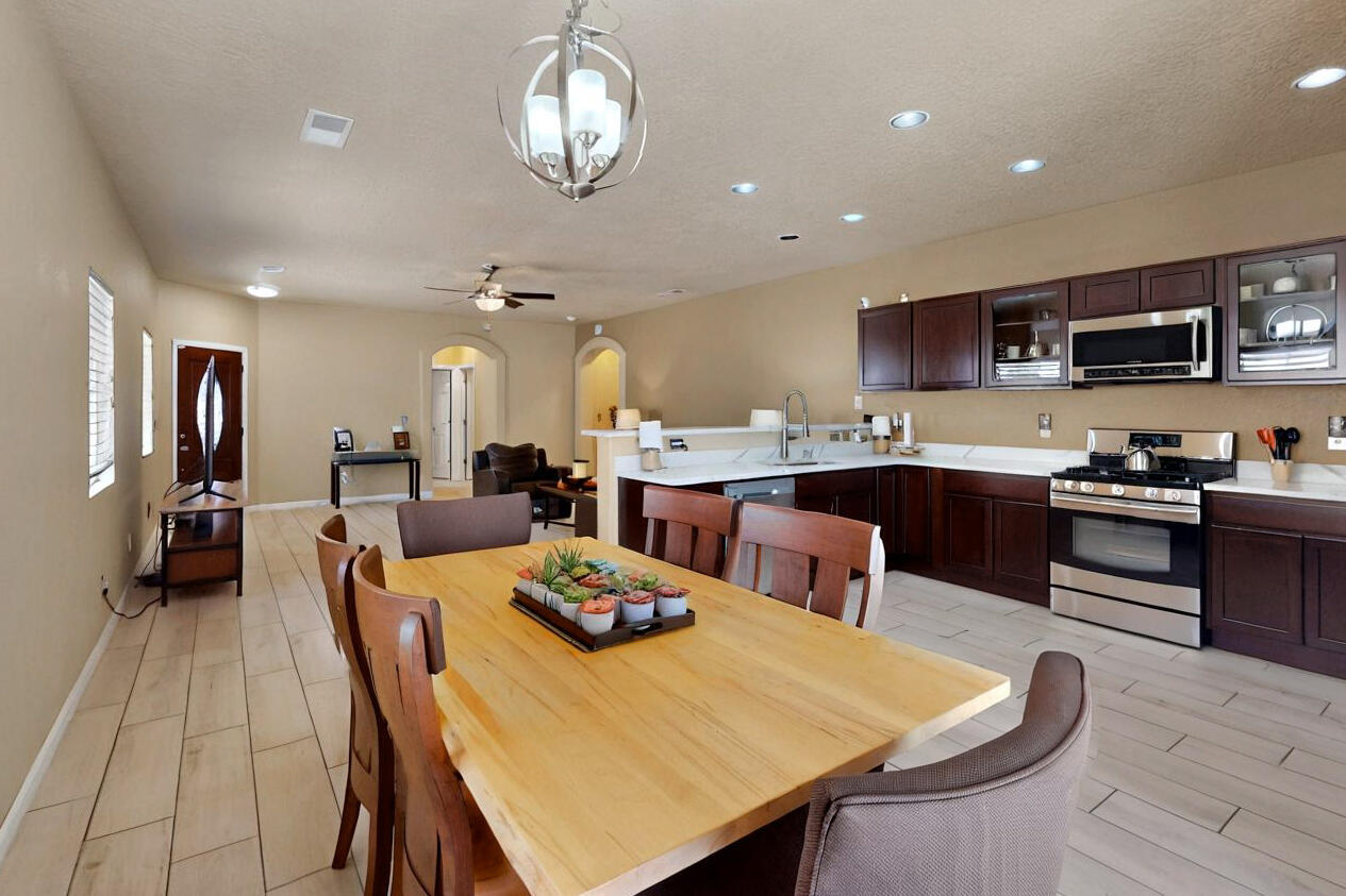 1019 MAROA Street NW