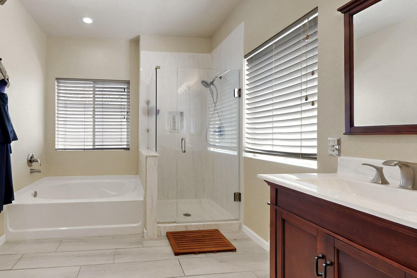 1019 MAROA Street NW