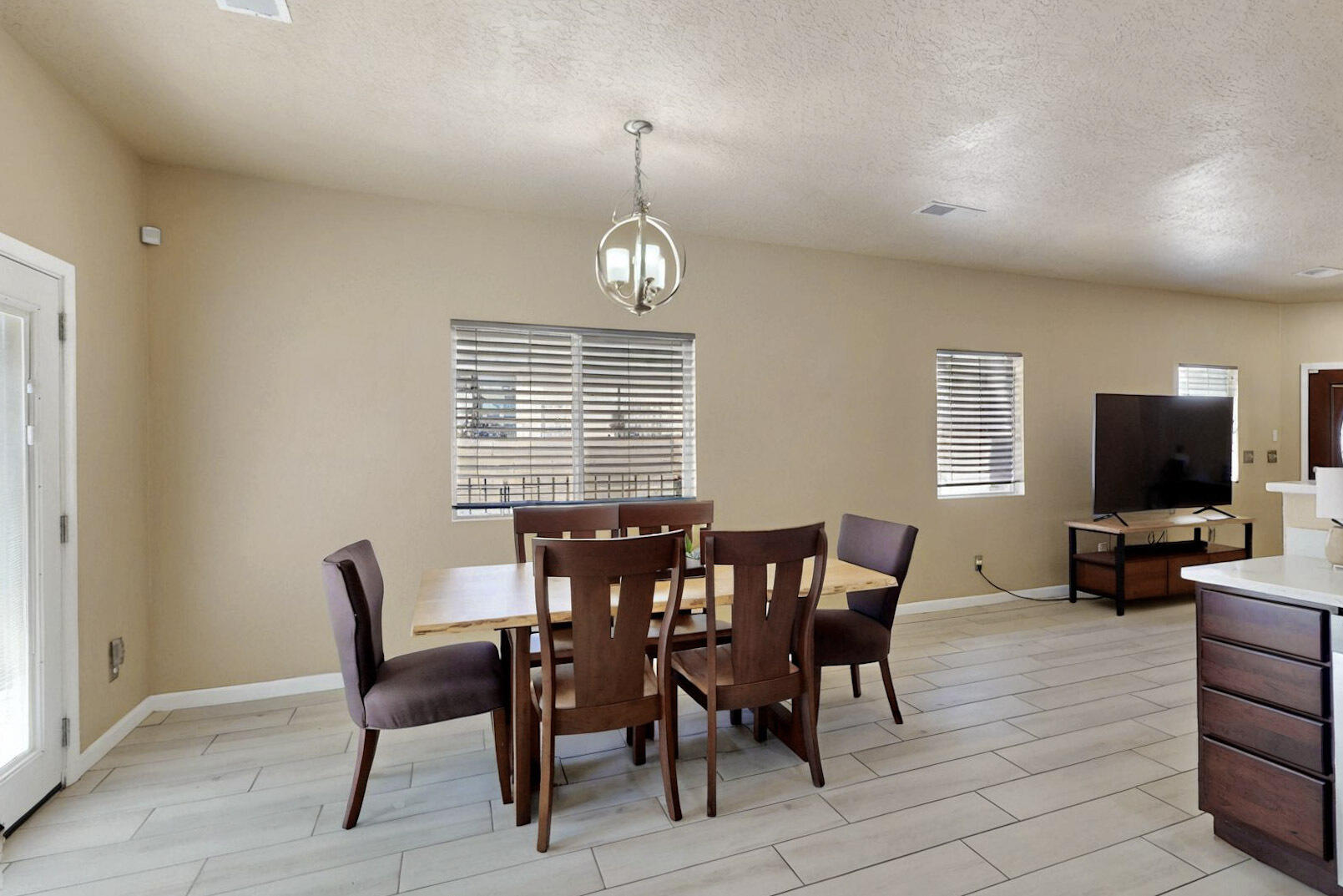 1019 MAROA Street NW