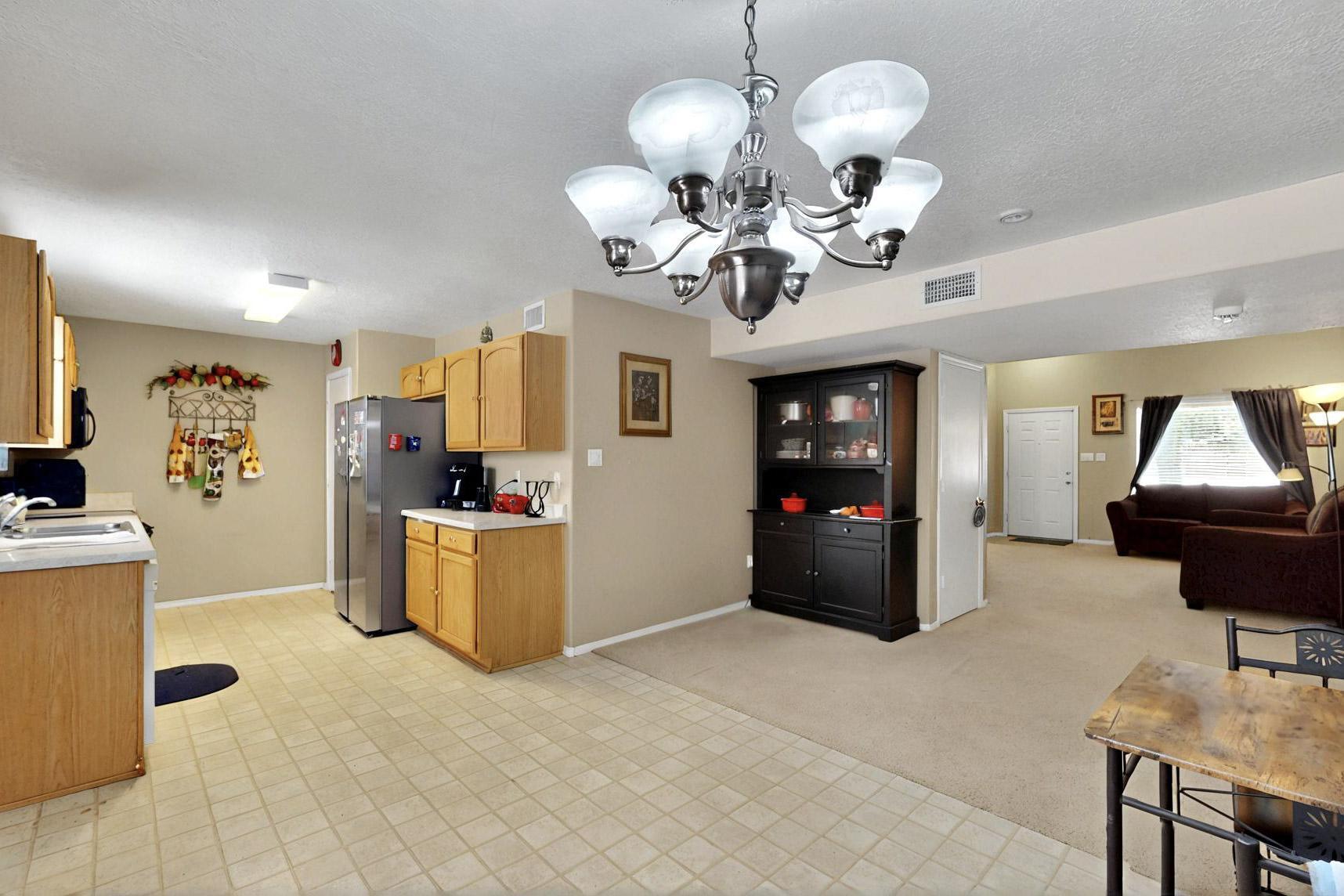 10900 BANDELIER Drive NW