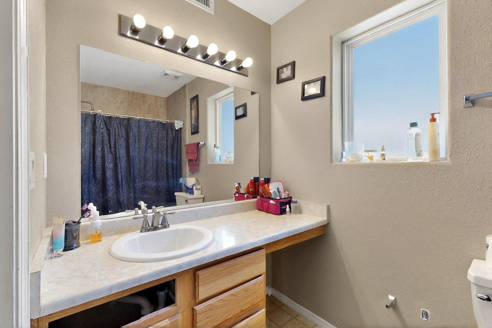 10900 BANDELIER Drive NW