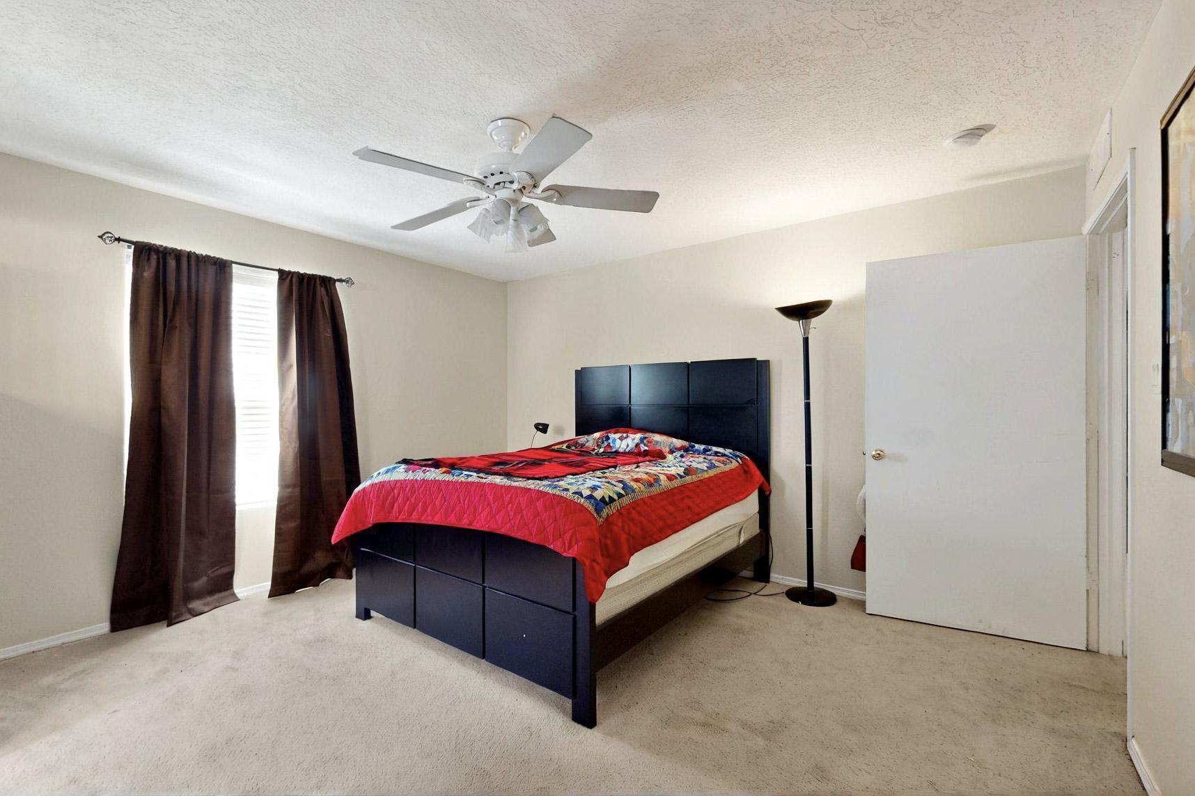 10900 BANDELIER Drive NW