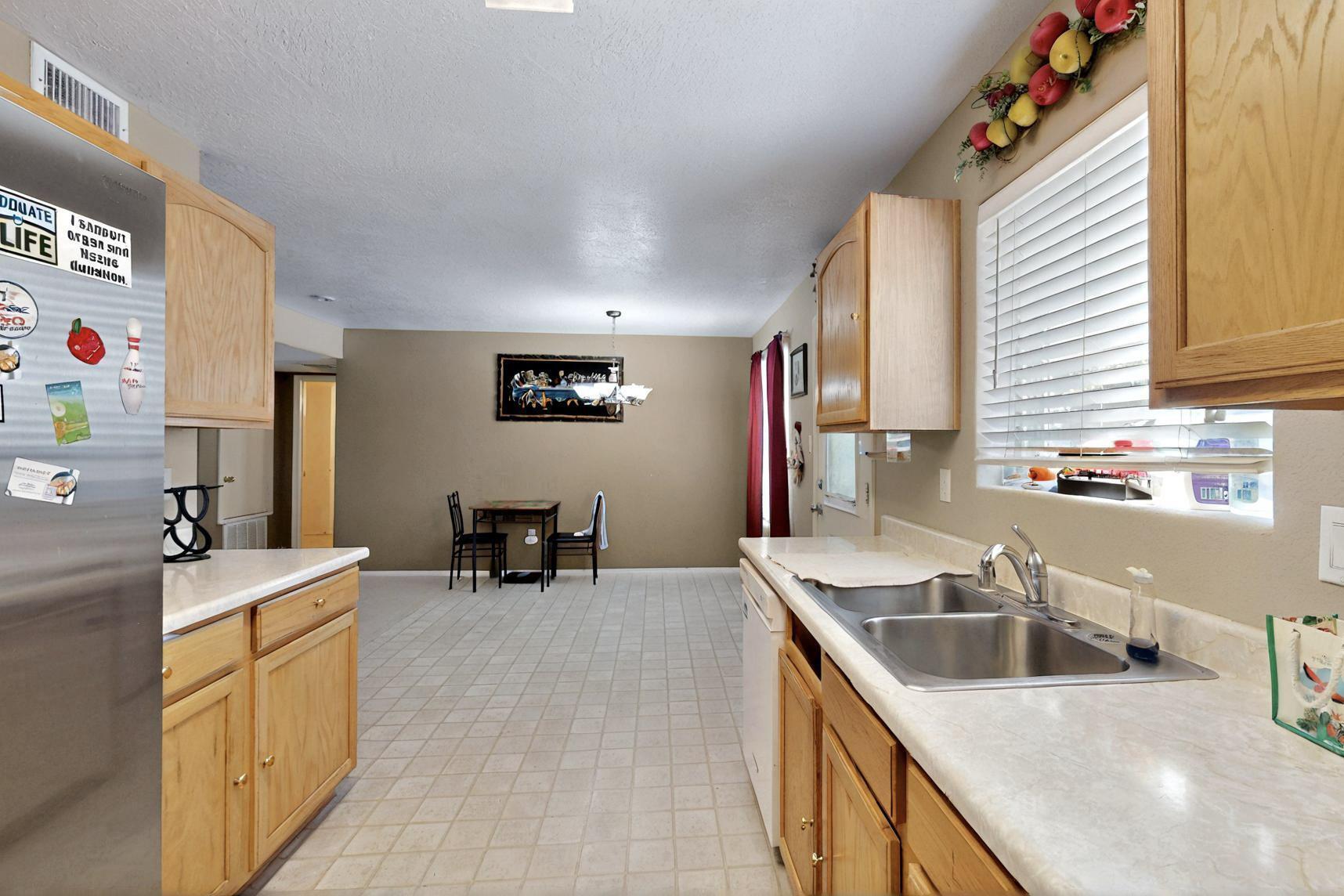 10900 BANDELIER Drive NW