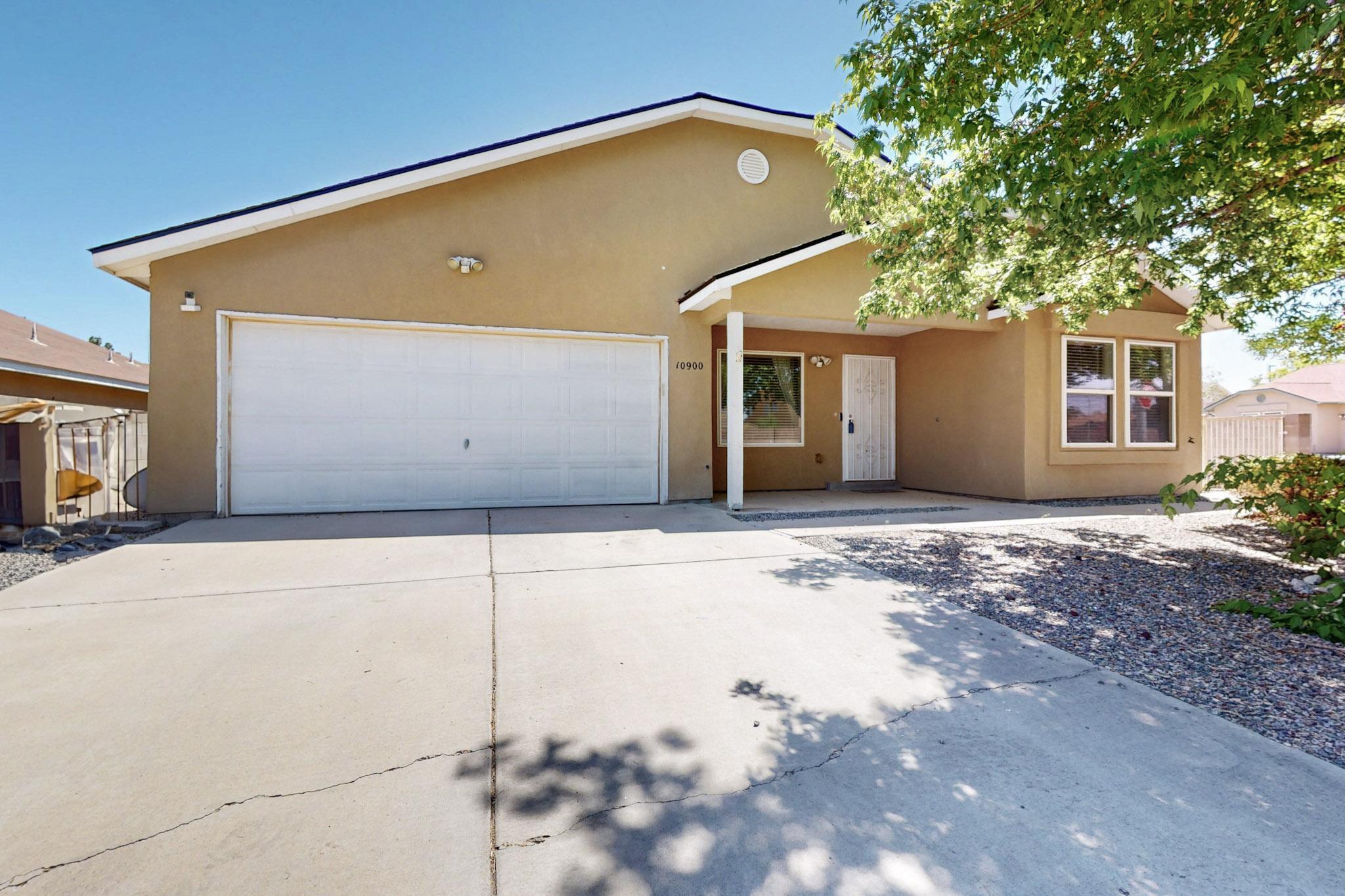 10900 BANDELIER Drive NW