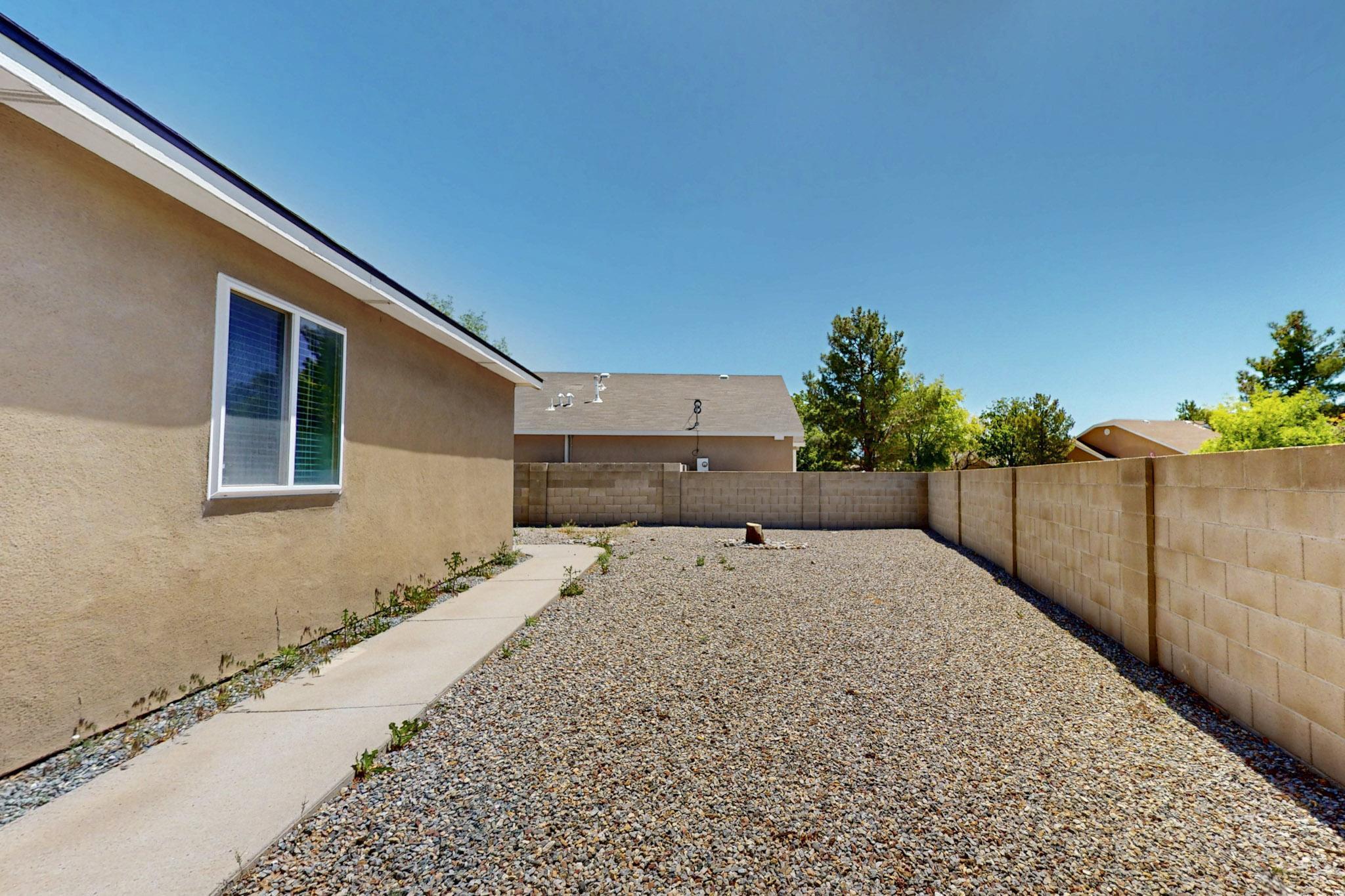 10900 BANDELIER Drive NW