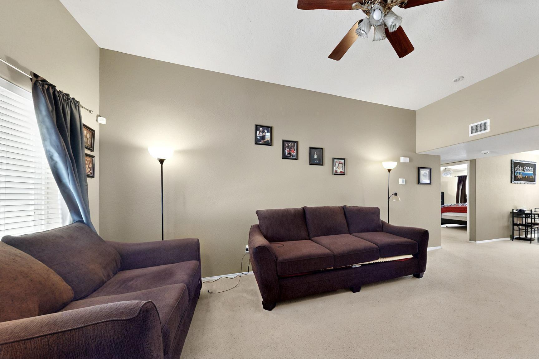 10900 BANDELIER Drive NW