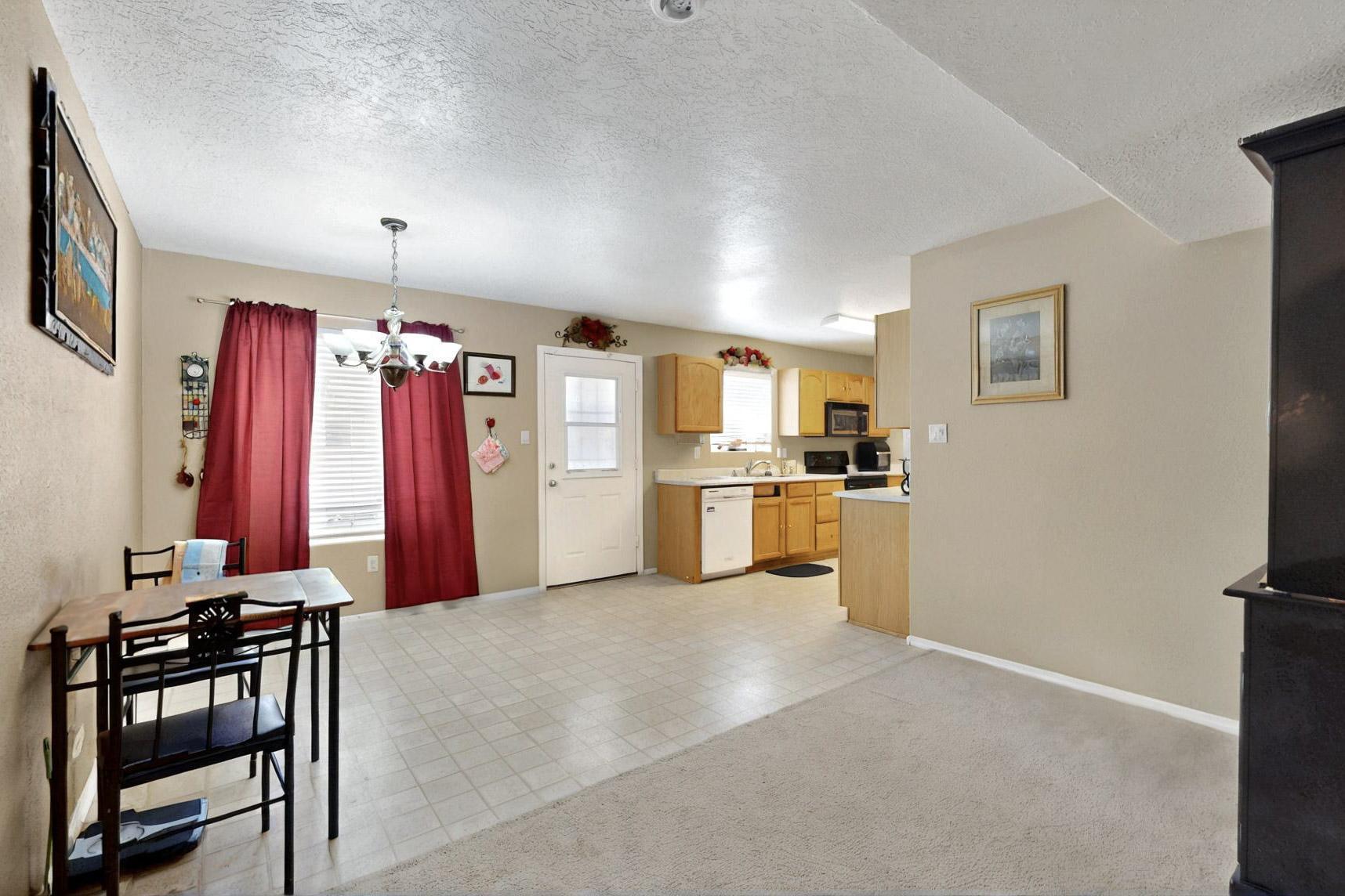 10900 BANDELIER Drive NW