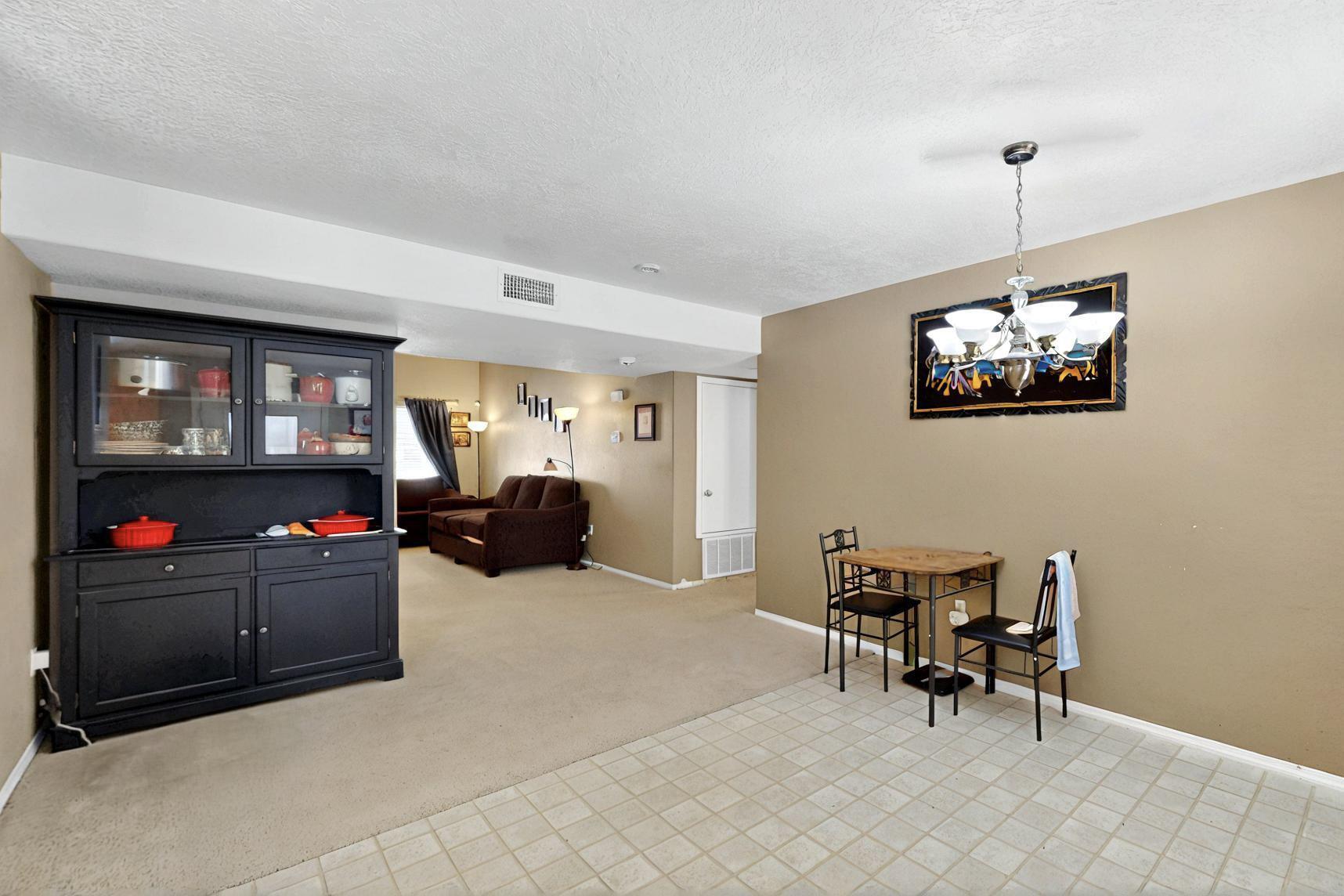 10900 BANDELIER Drive NW