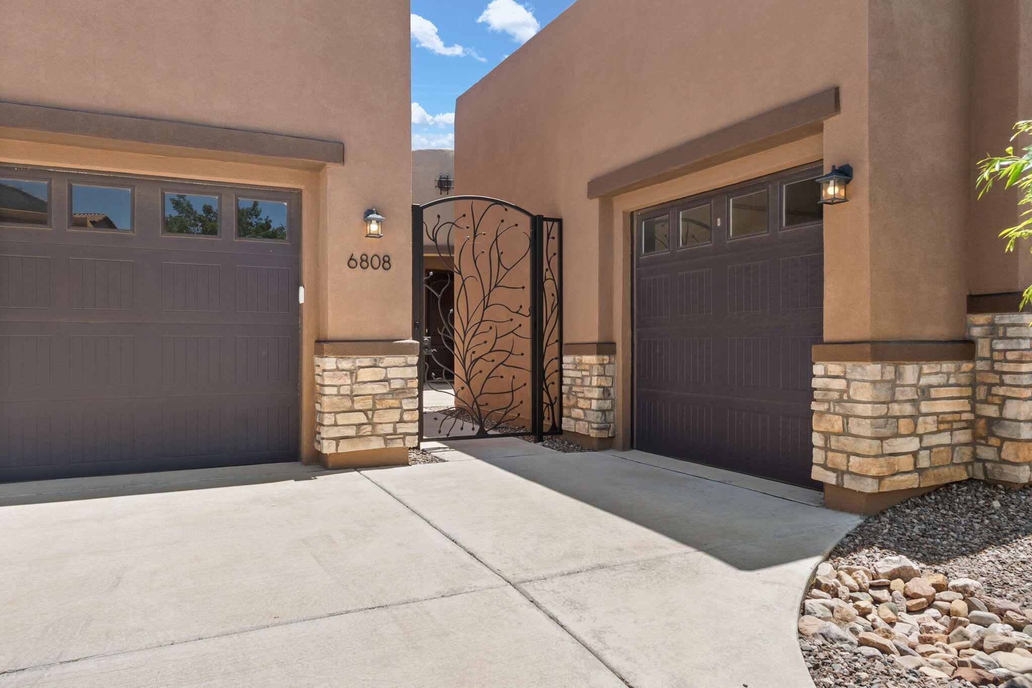 6808 Vista Luces Street NW