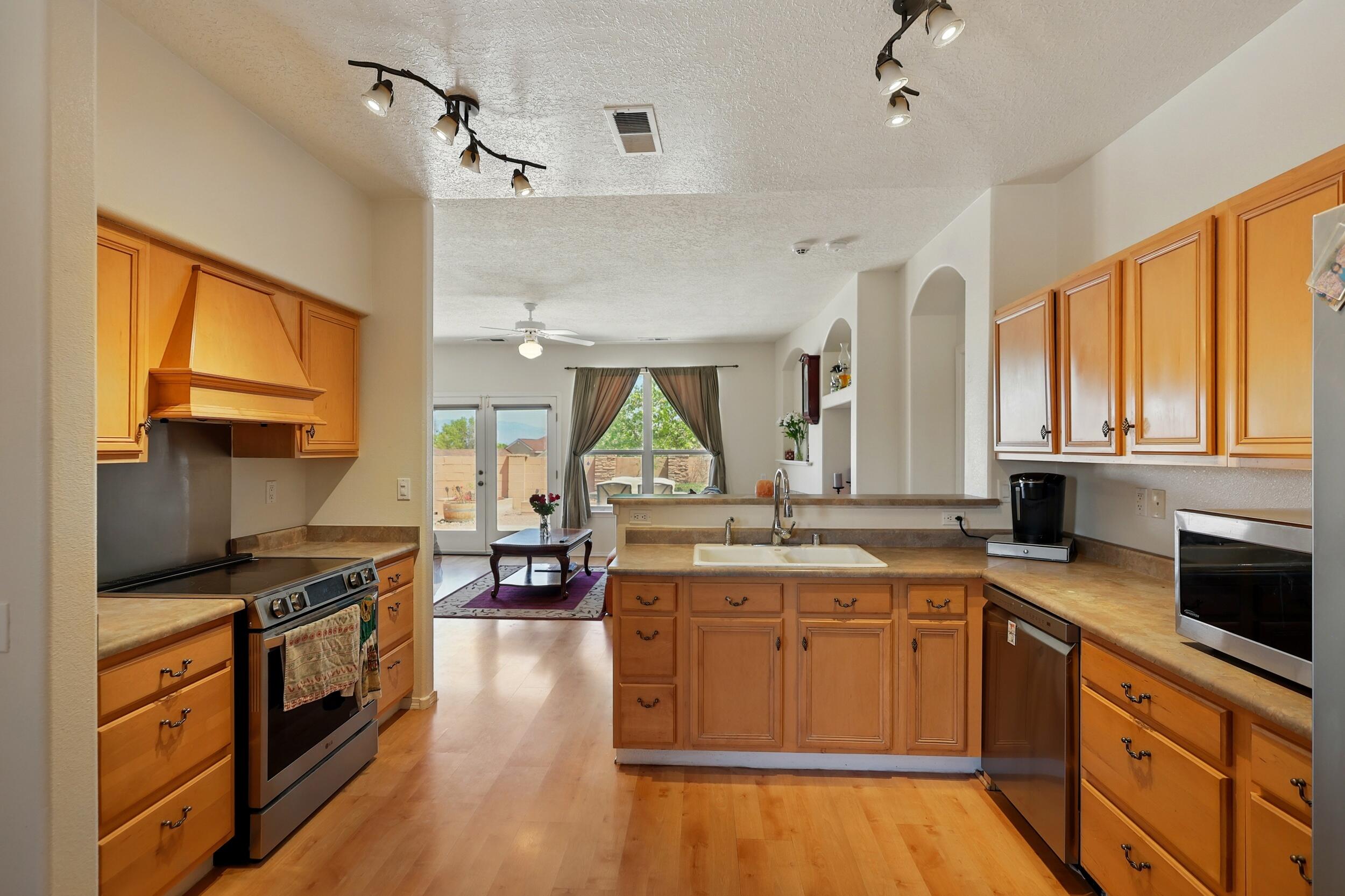 7224 CASCADA Road NW