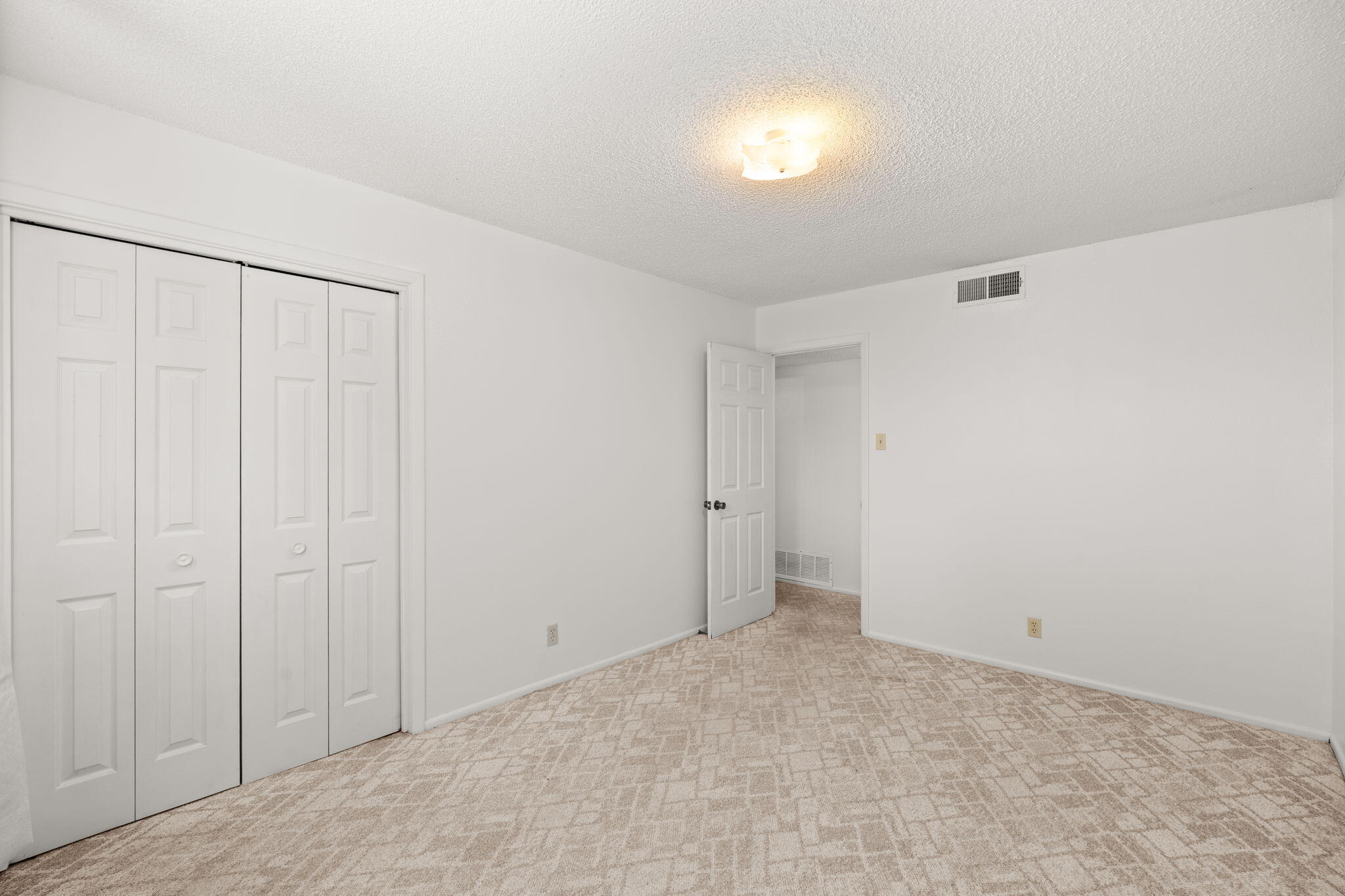 588 El Pueblo Road NW