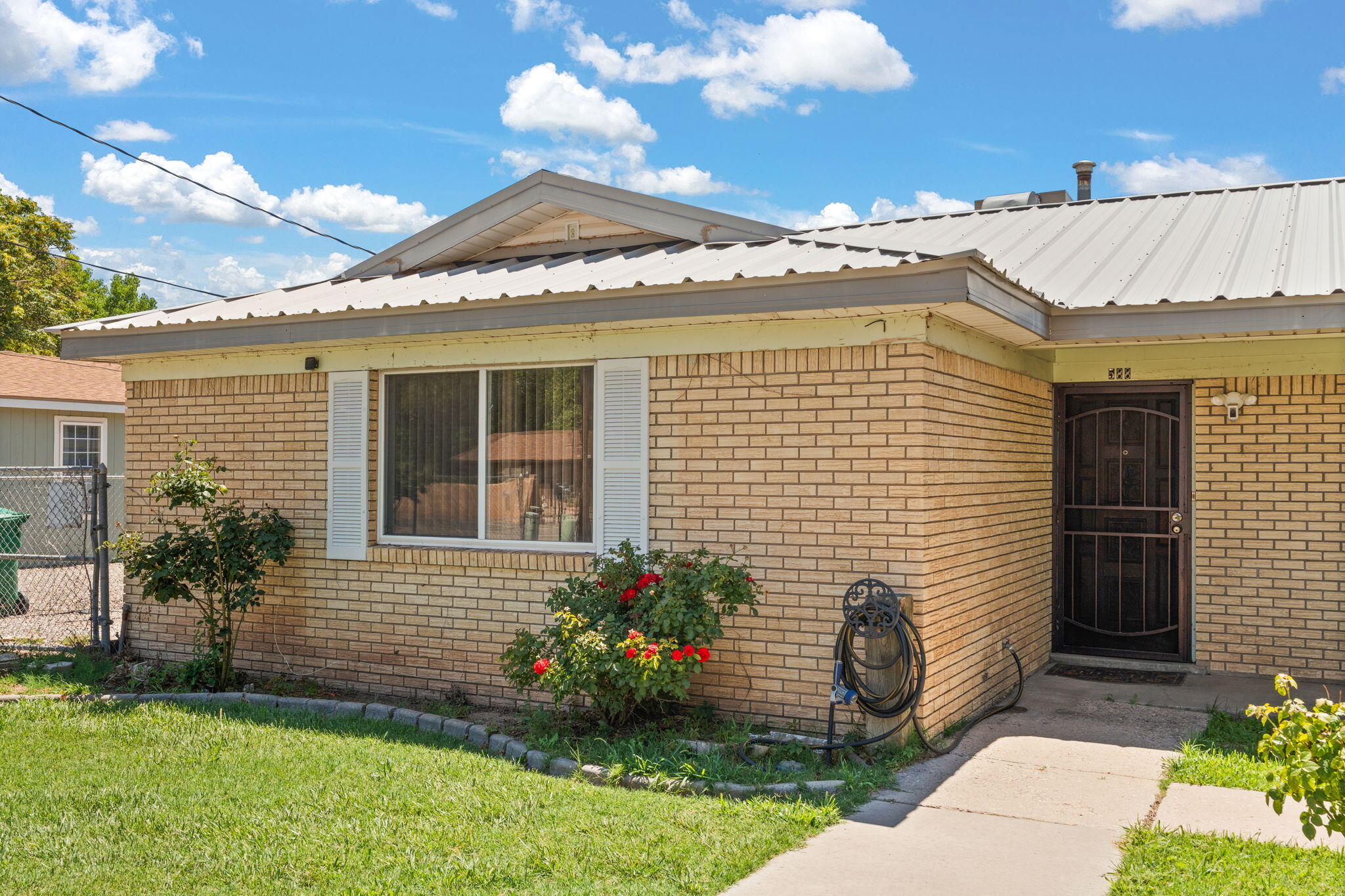 588 El Pueblo Road NW