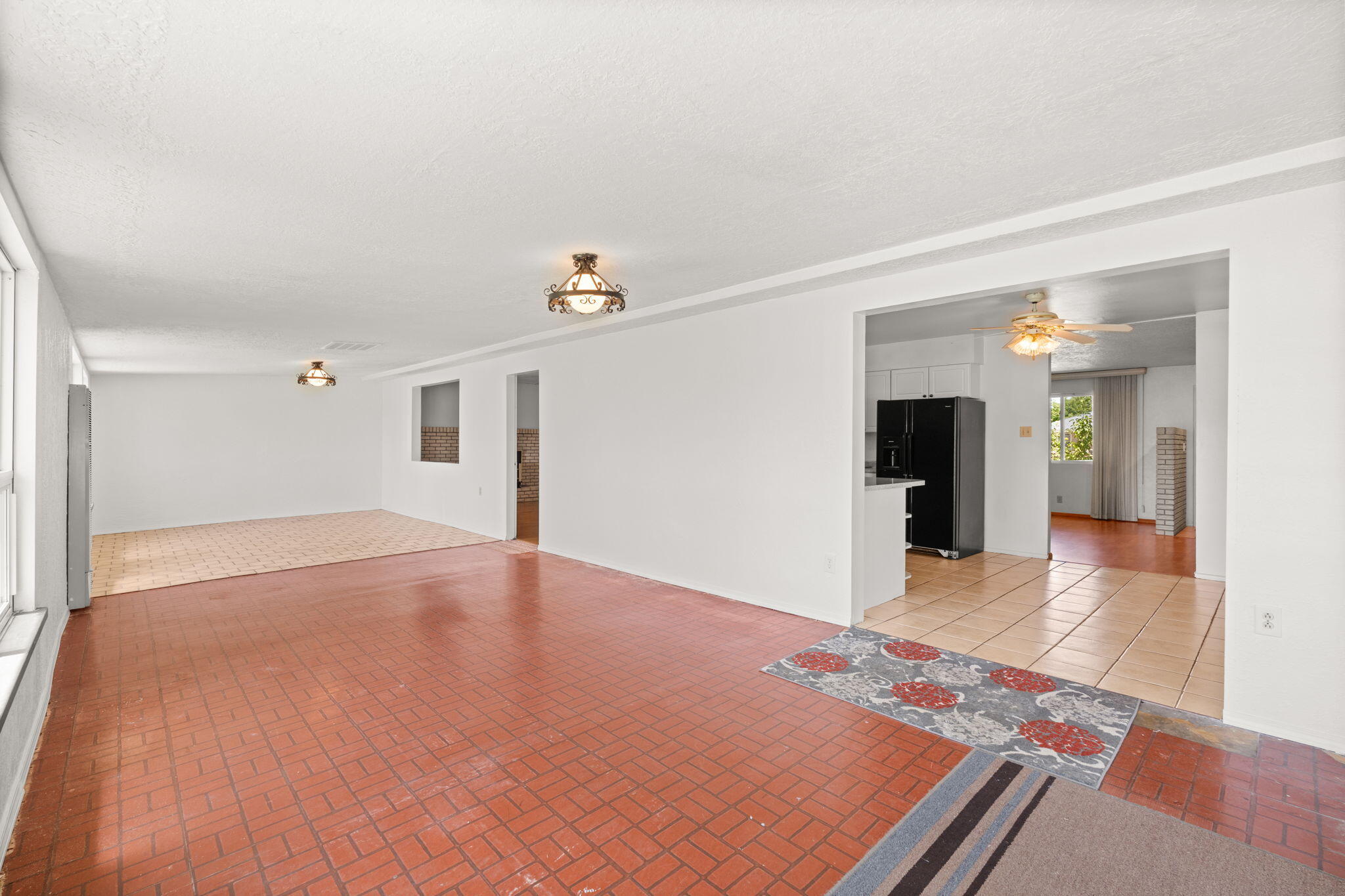 588 El Pueblo Road NW