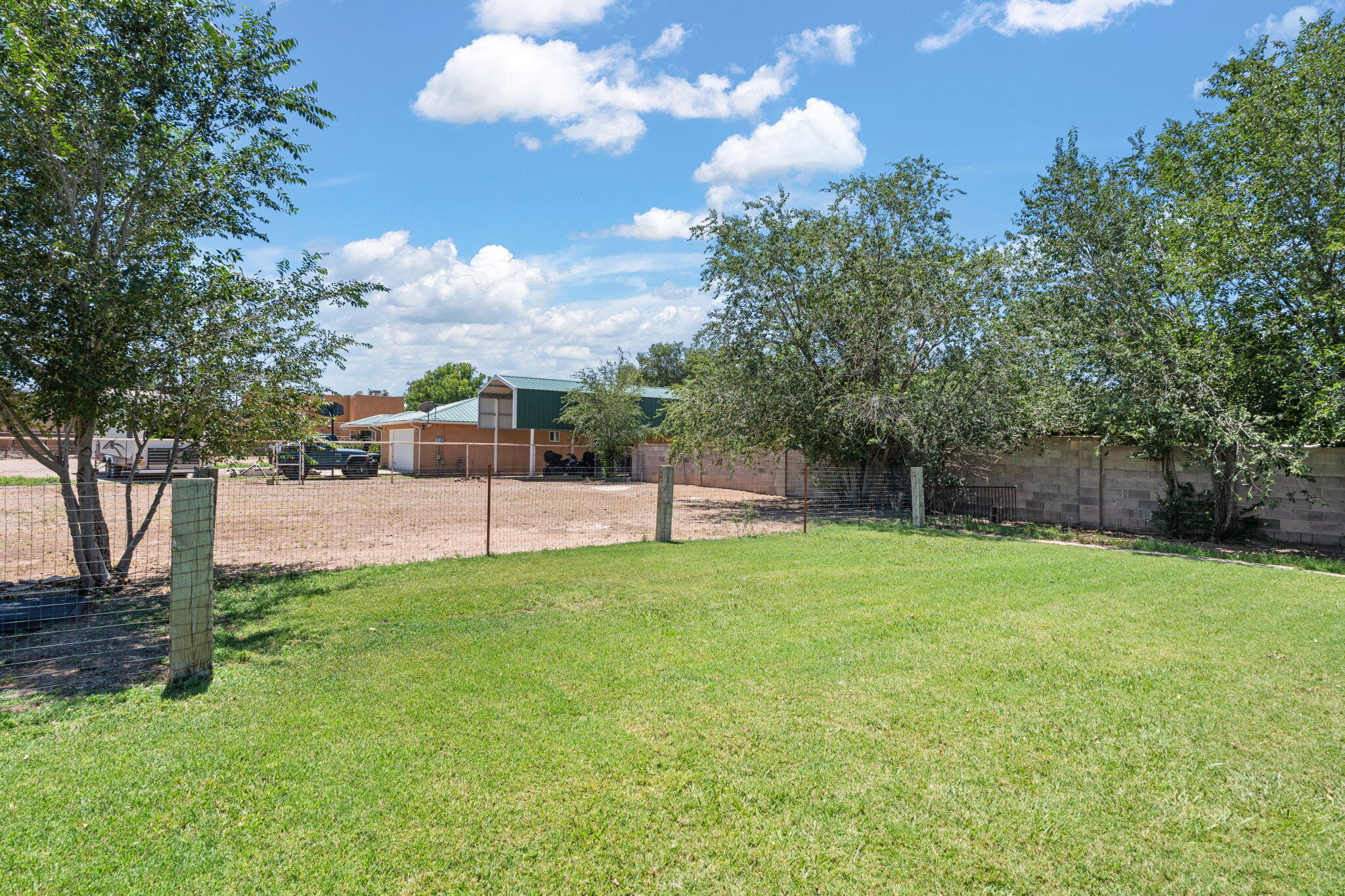 588 El Pueblo Road NW