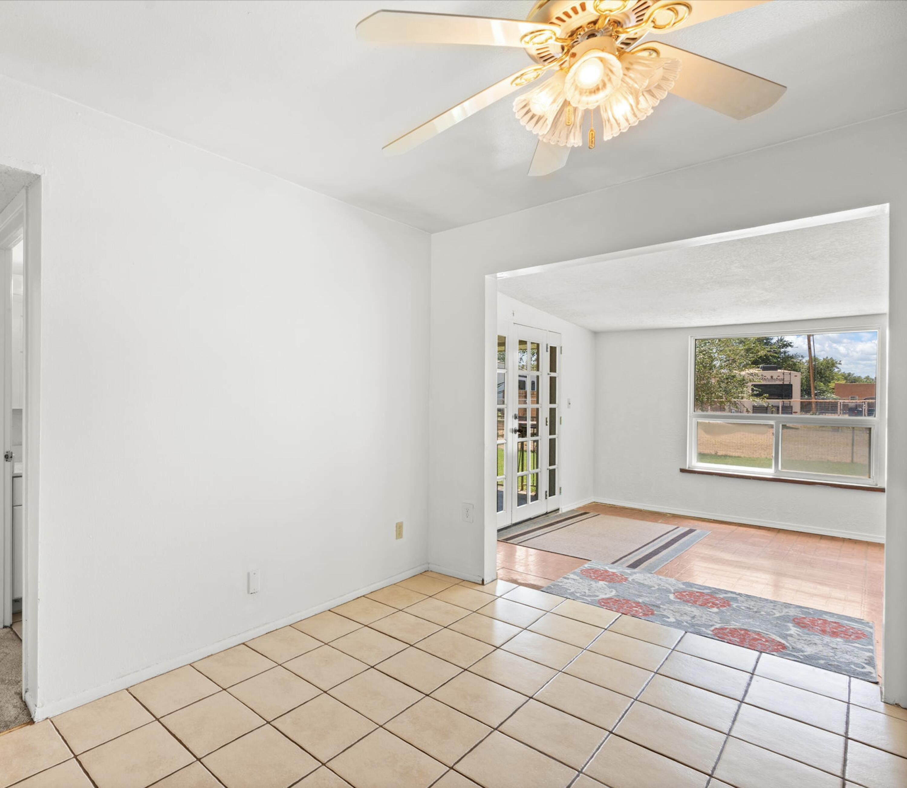 588 El Pueblo Road NW