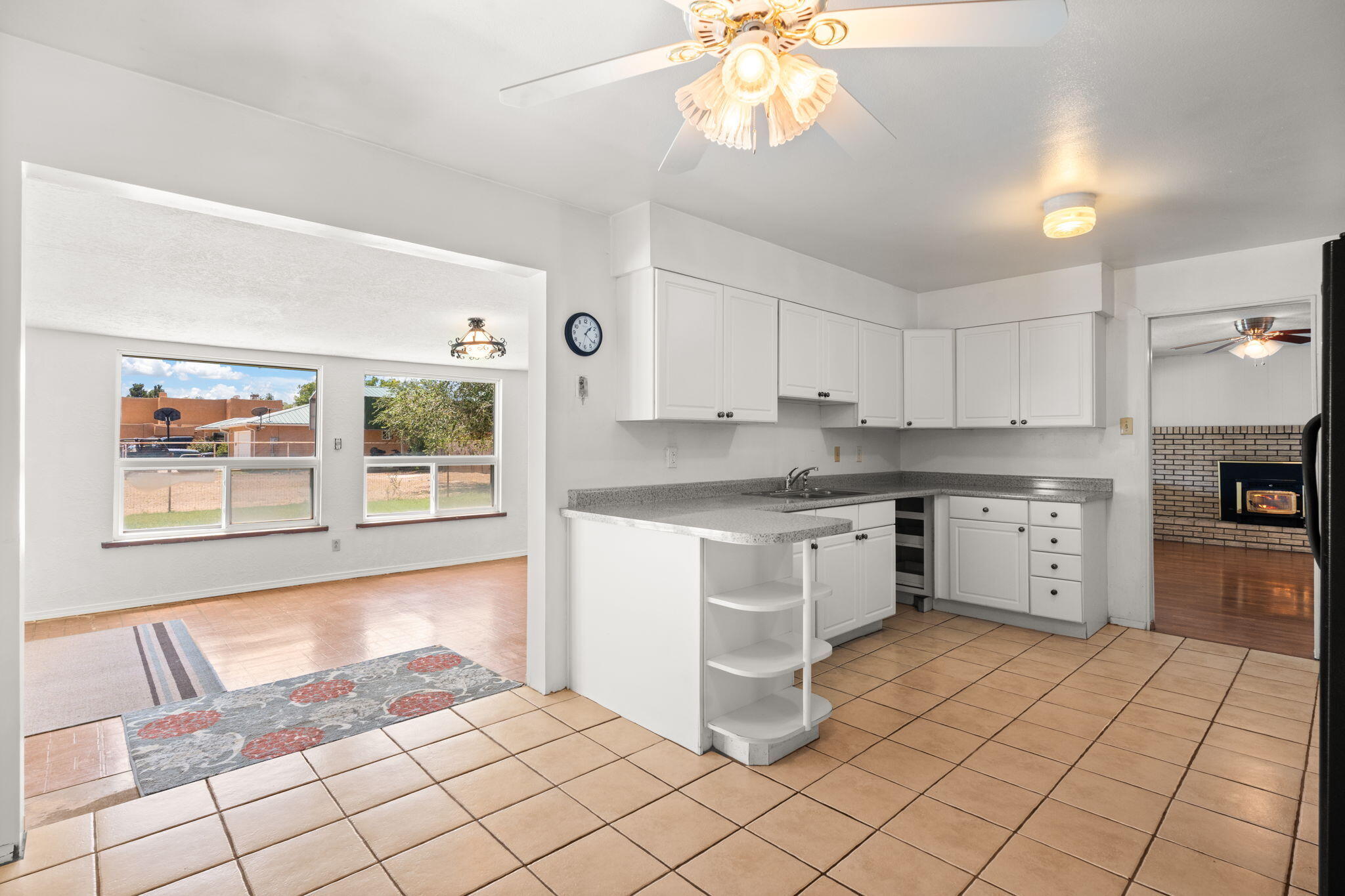 588 El Pueblo Road NW