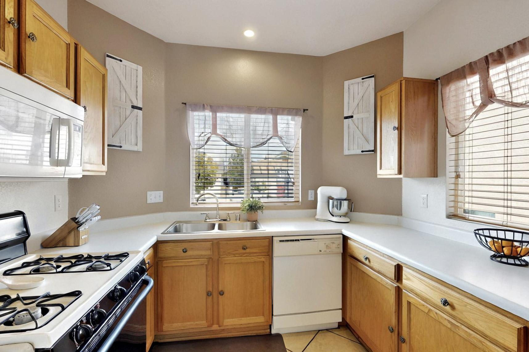 1416 BRIDLE WOOD Road NE