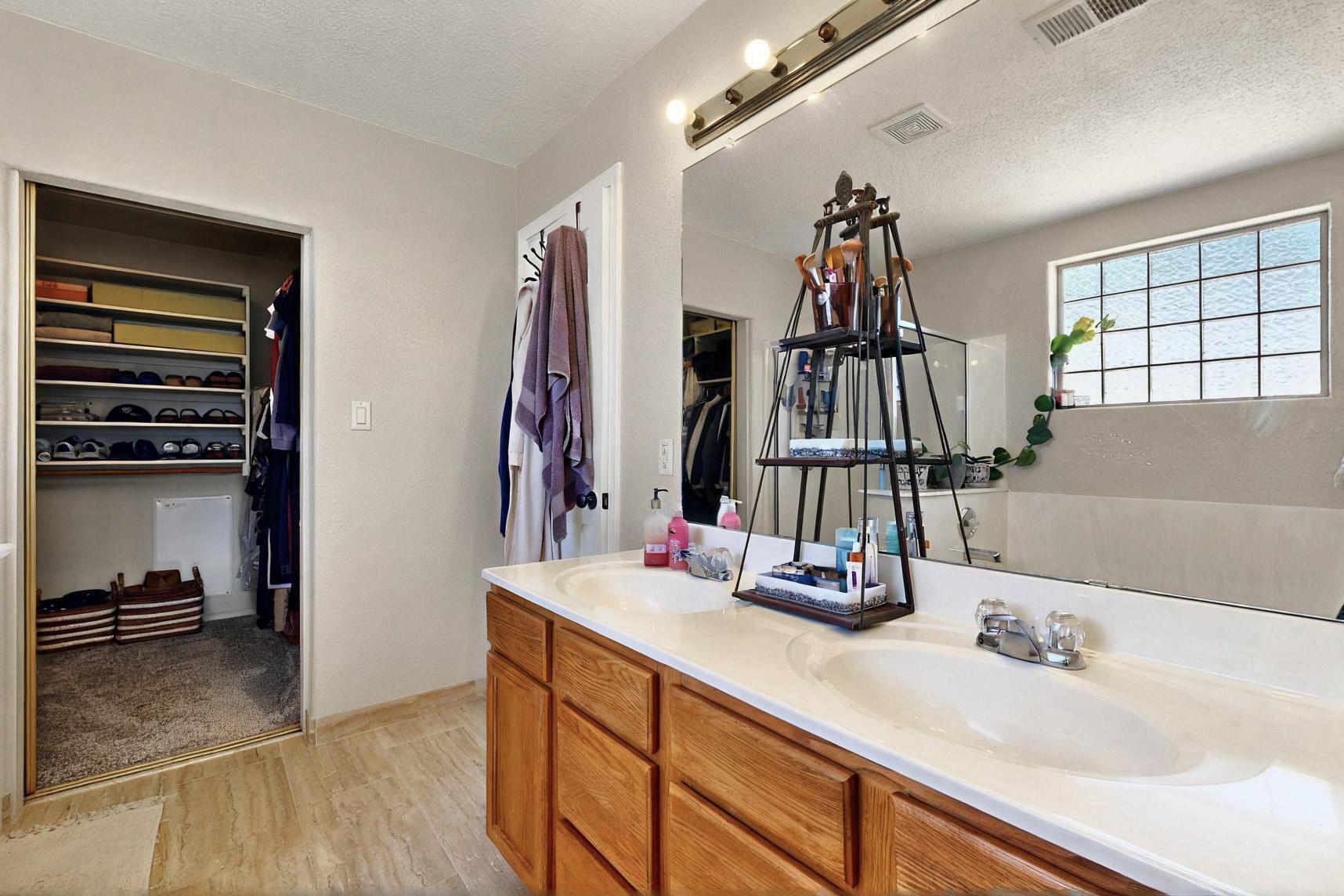 8164 LONG MESA Place NW