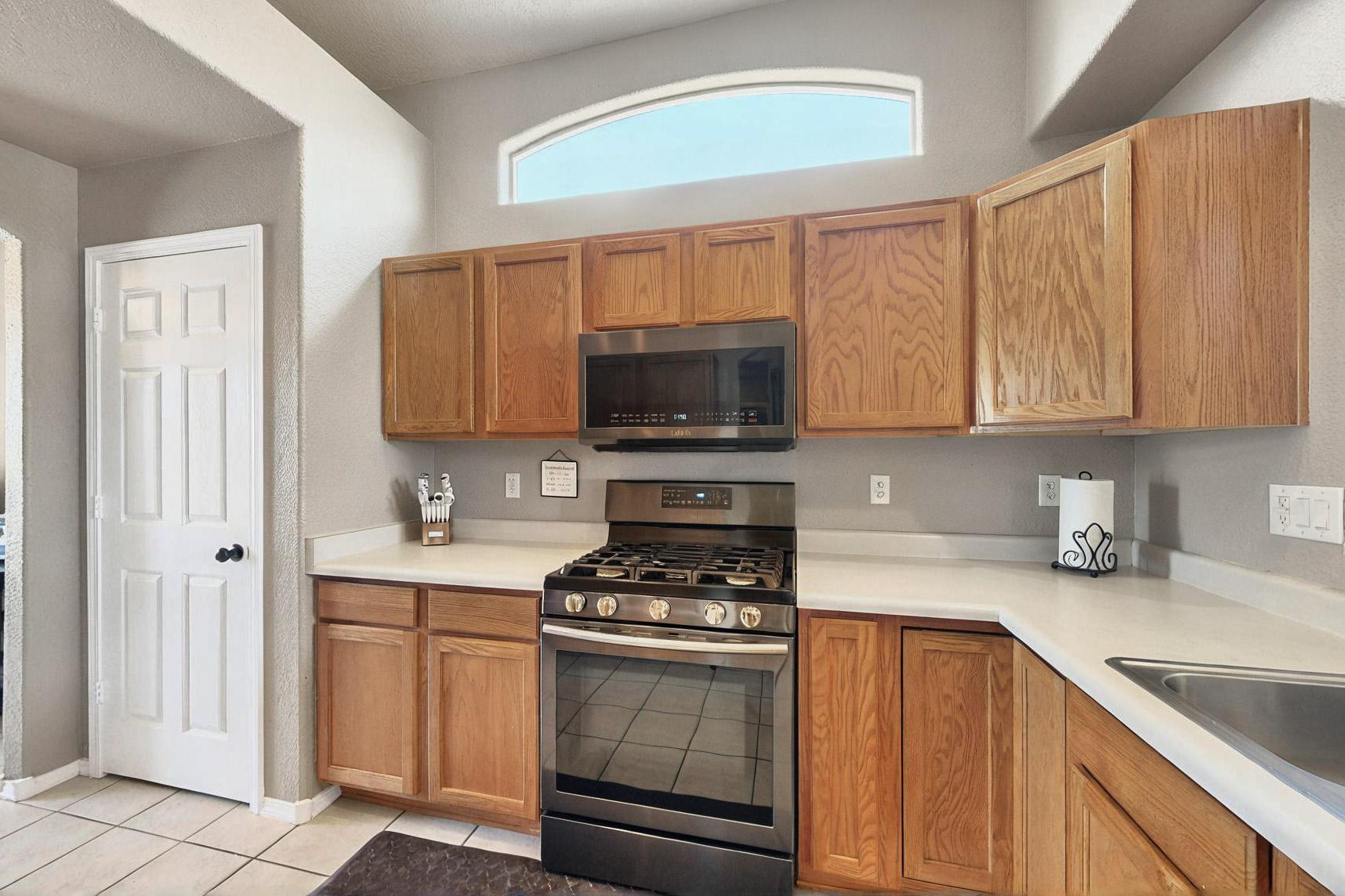 8164 LONG MESA Place NW