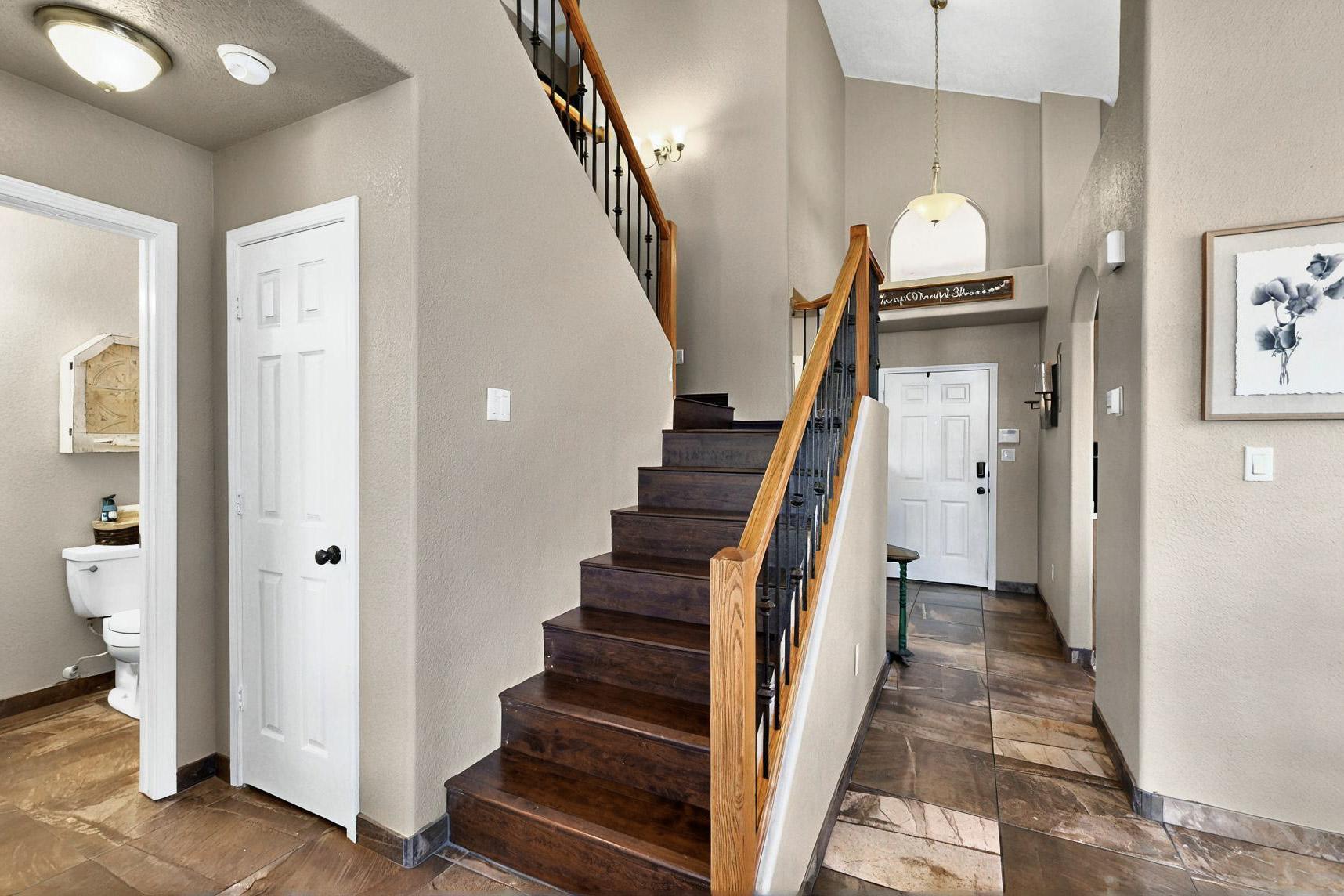 8164 LONG MESA Place NW