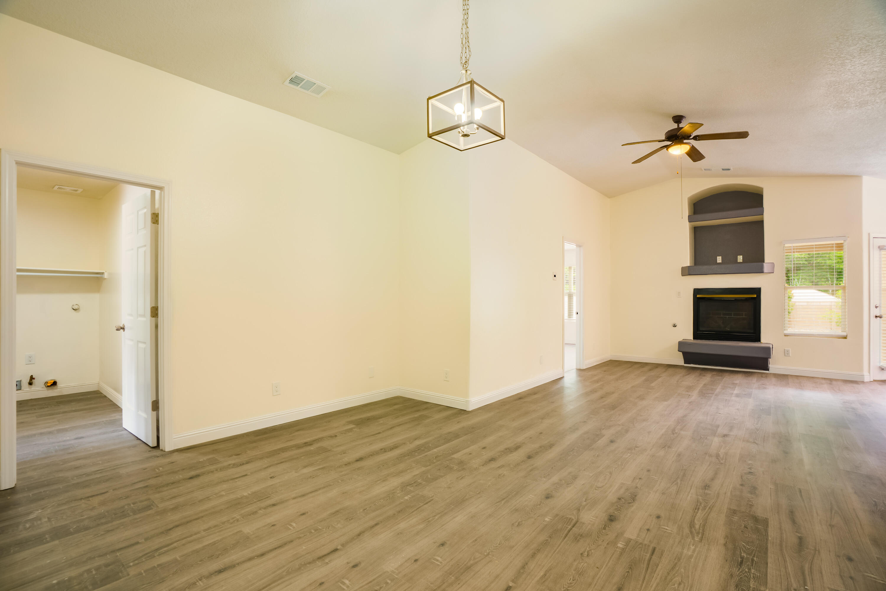 7113 AVIGNON Court NW