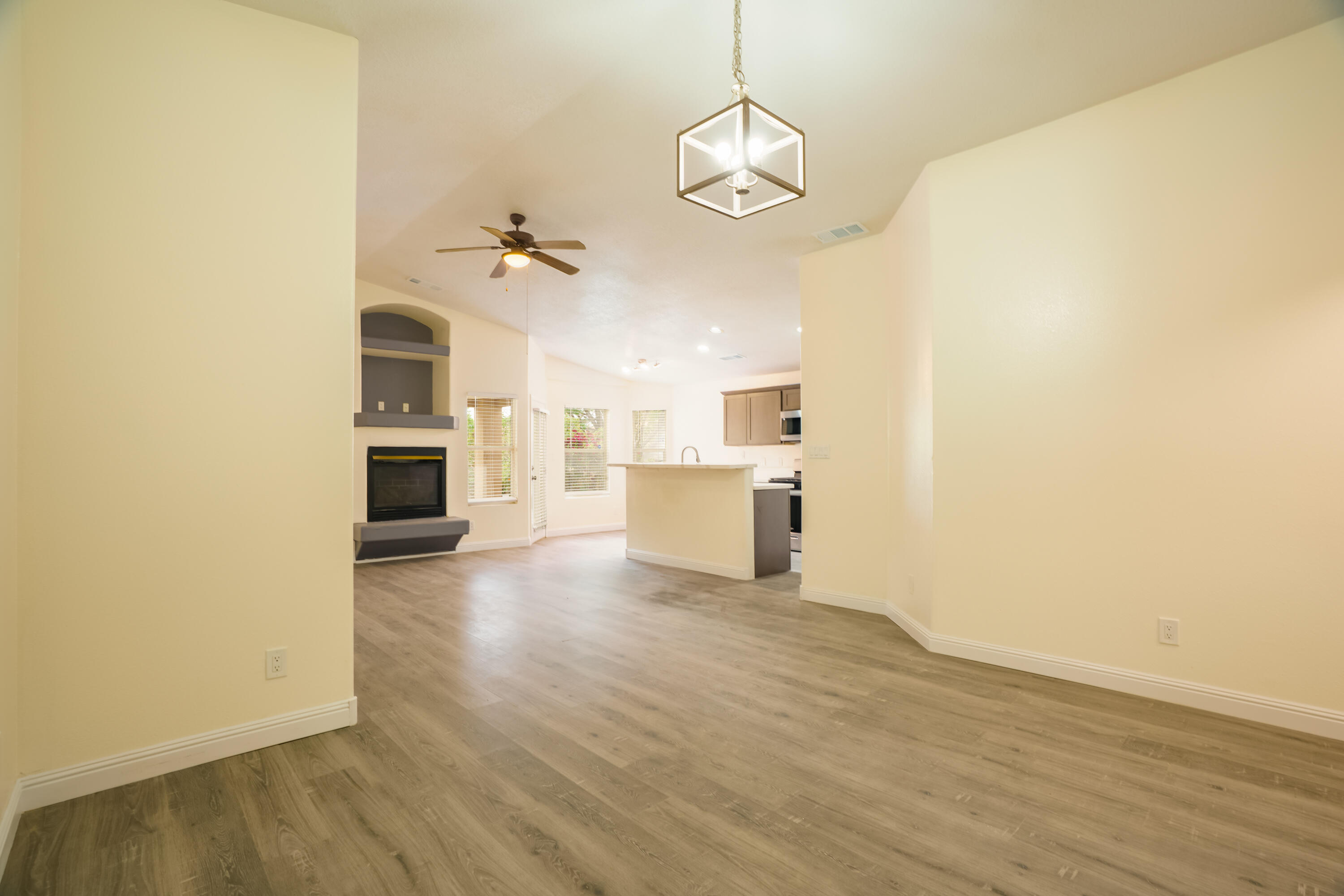 7113 AVIGNON Court NW