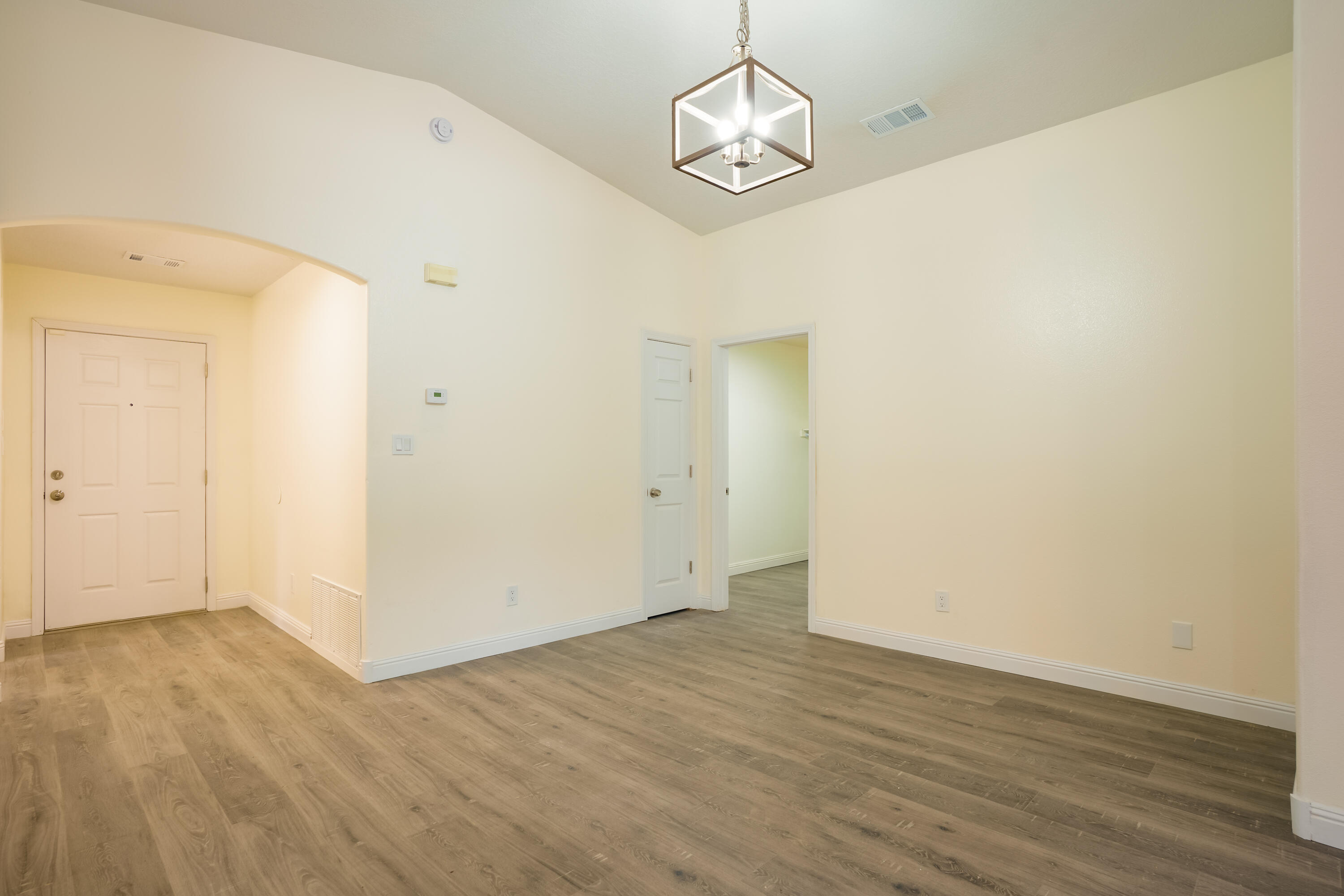 7113 AVIGNON Court NW