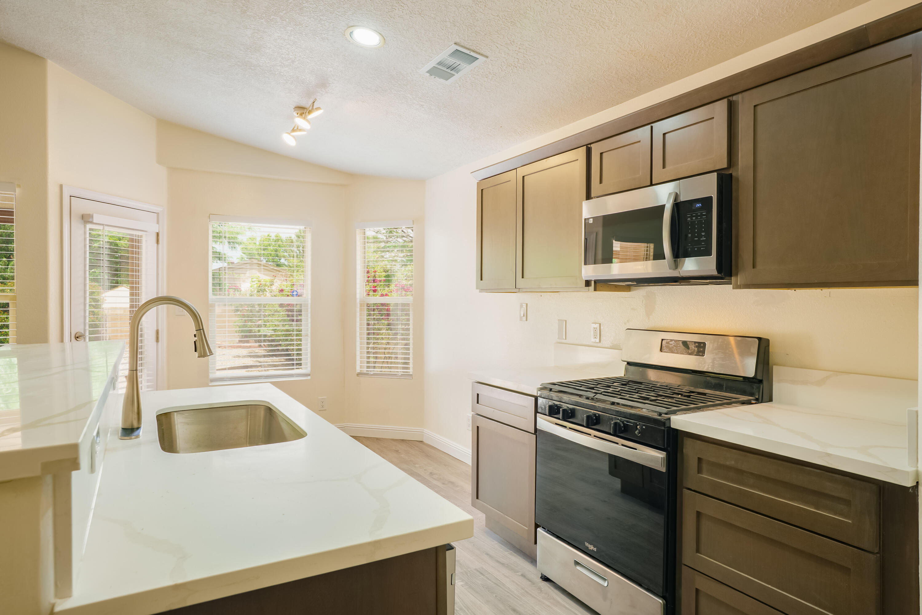 7113 AVIGNON Court NW