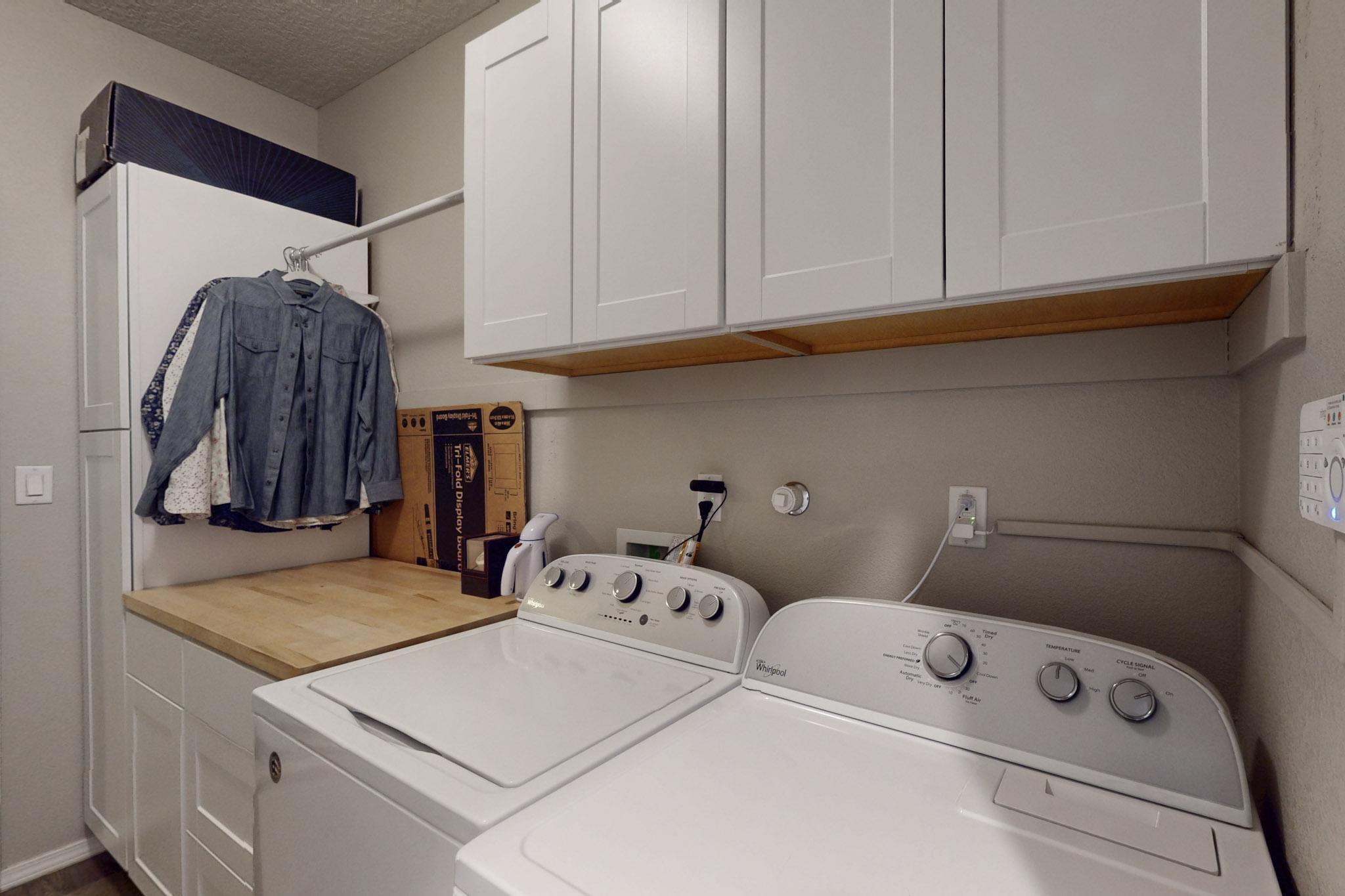 1923 REDONDO PEAK Drive NW