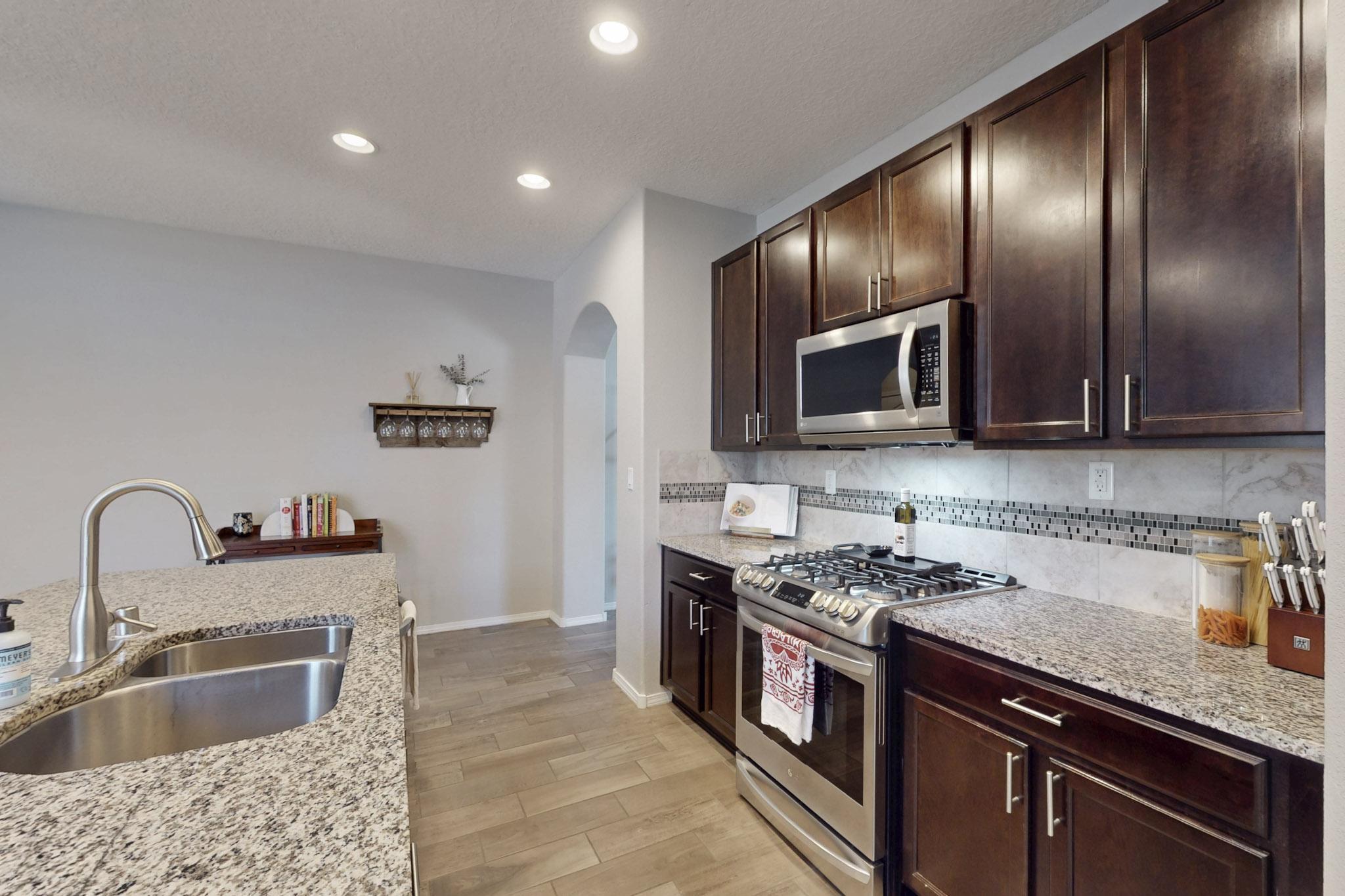 1923 REDONDO PEAK Drive NW