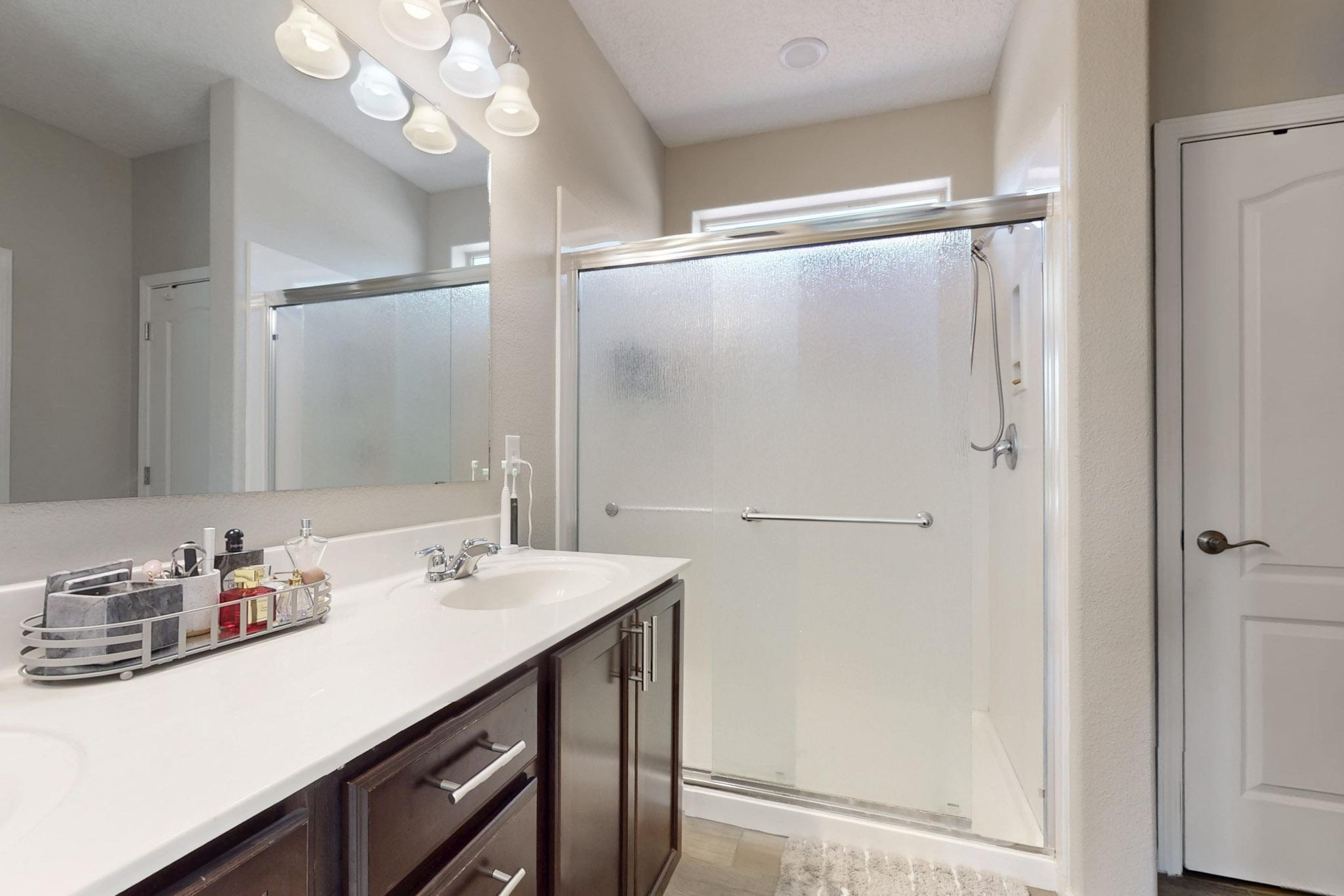 1923 REDONDO PEAK Drive NW