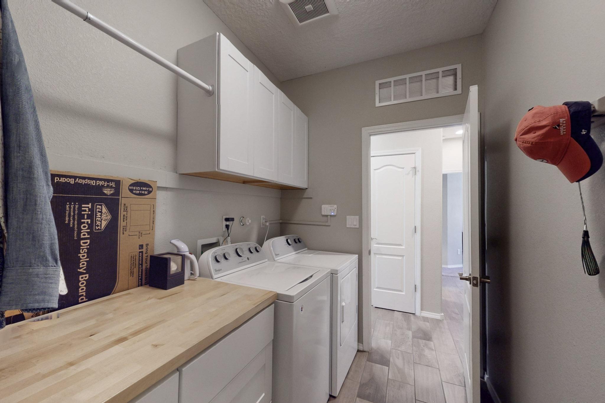 1923 REDONDO PEAK Drive NW