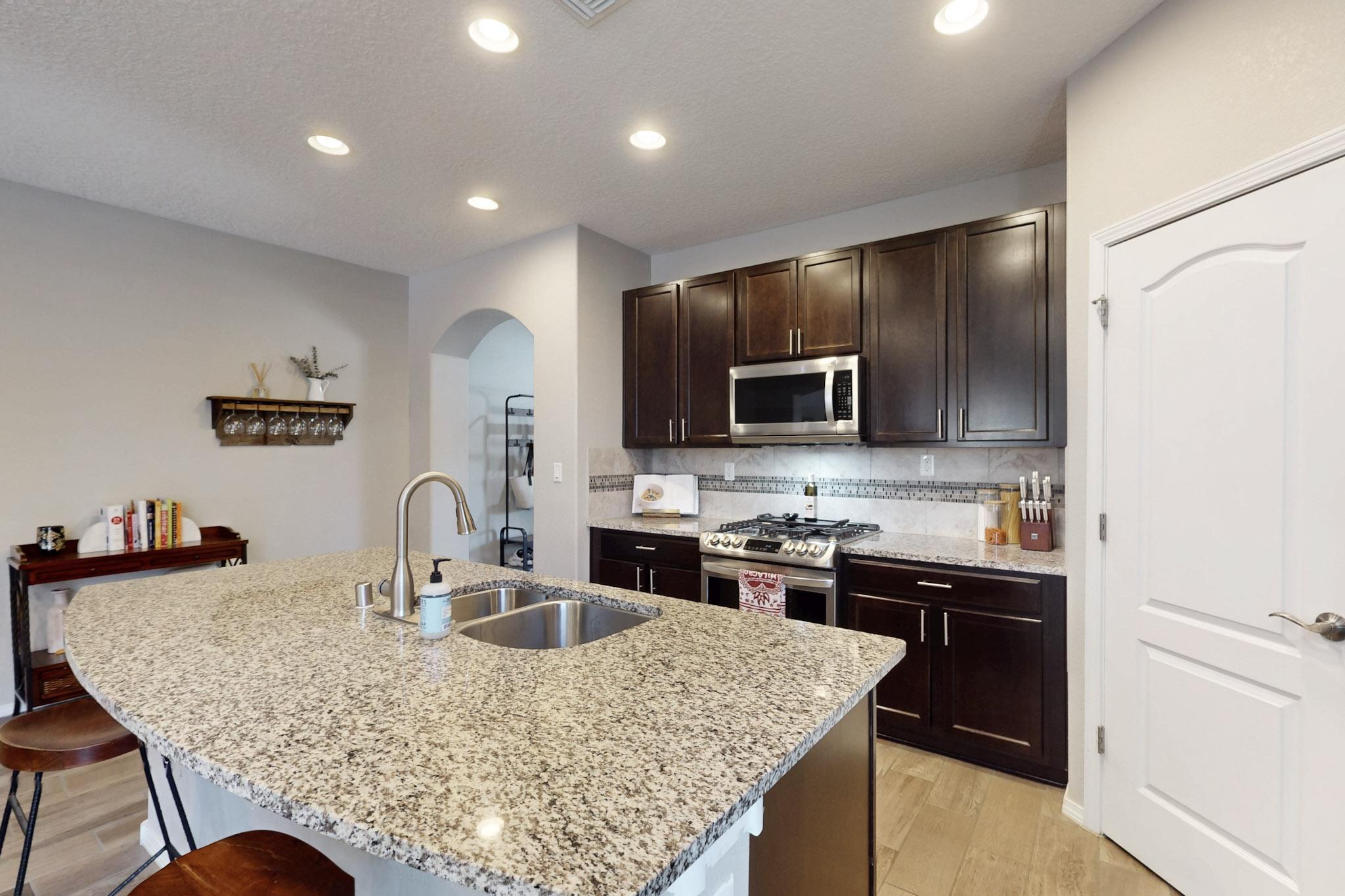 1923 REDONDO PEAK Drive NW