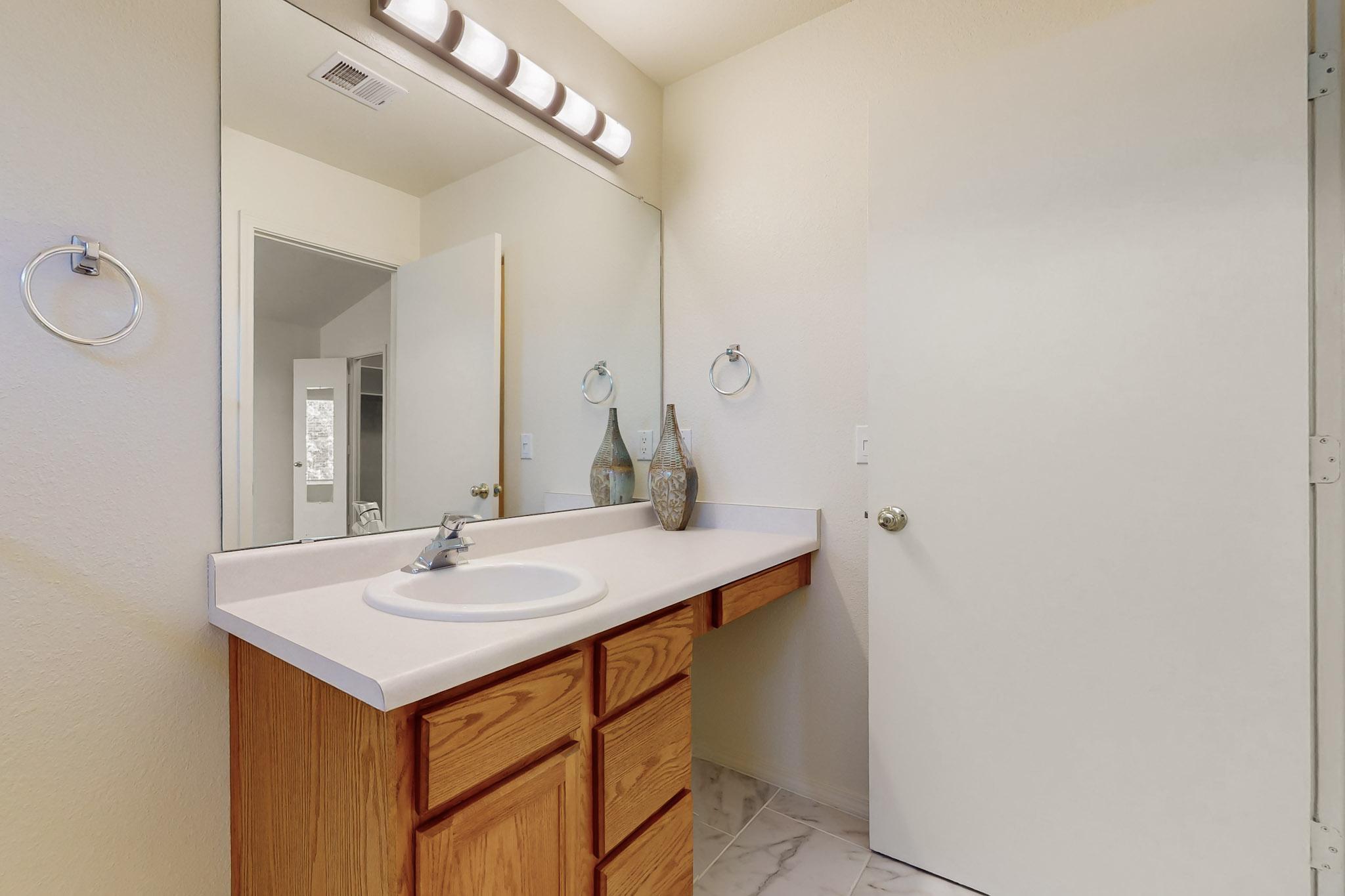 6501 SAN ANTONIO Drive NE 2702