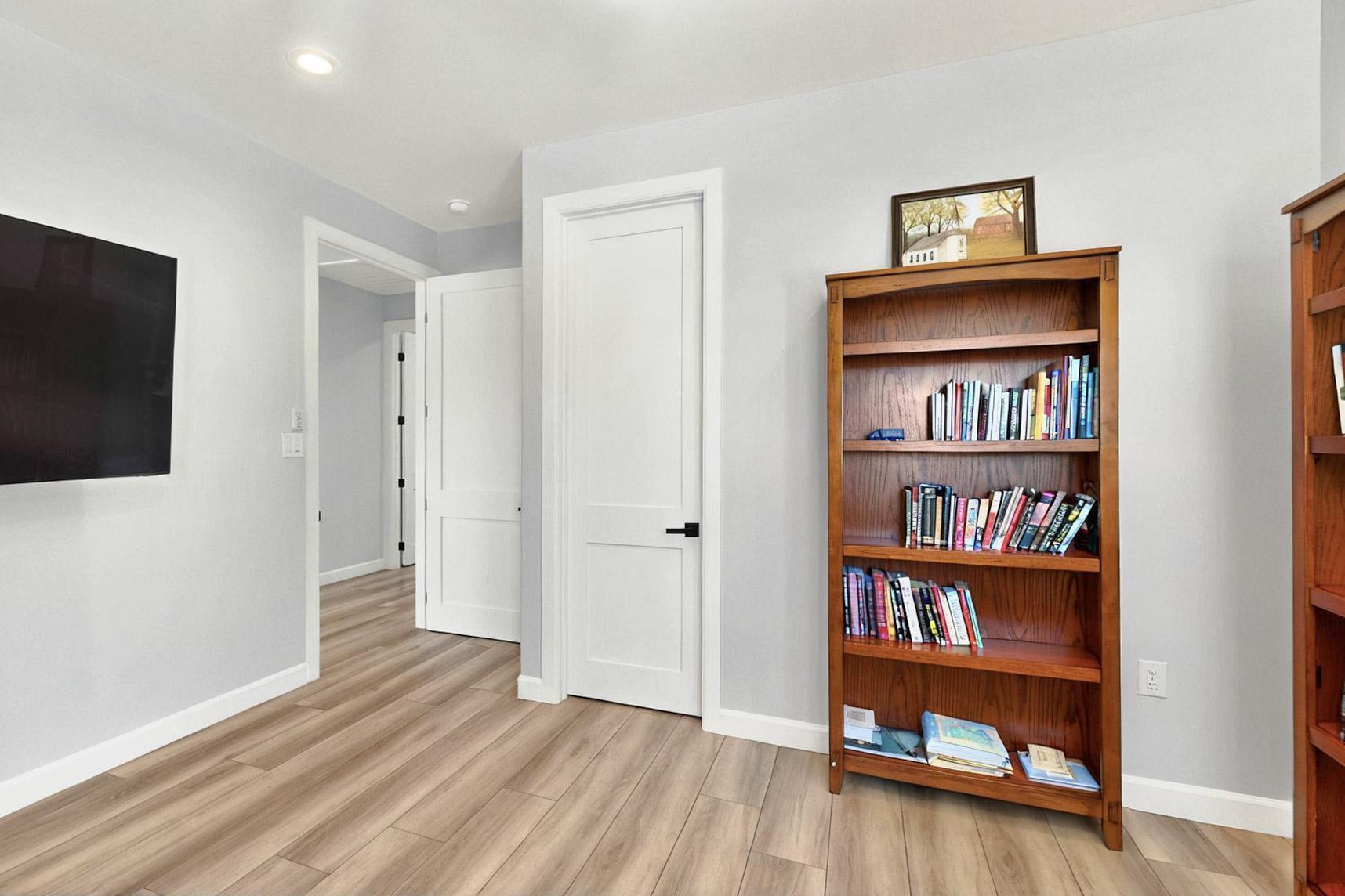 5227 APOLLO Drive NW