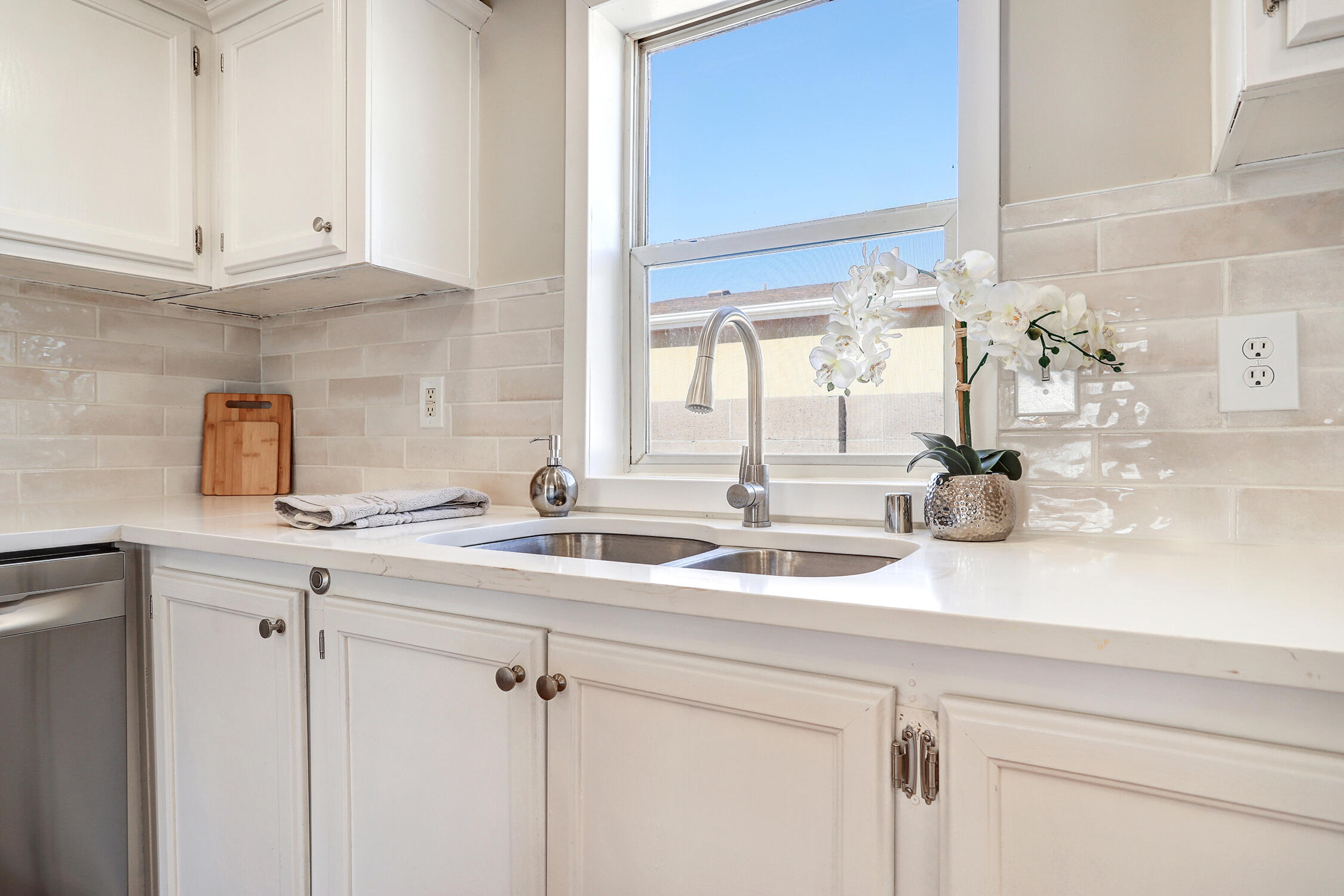 110 SUNRISE BLUFFS Drive