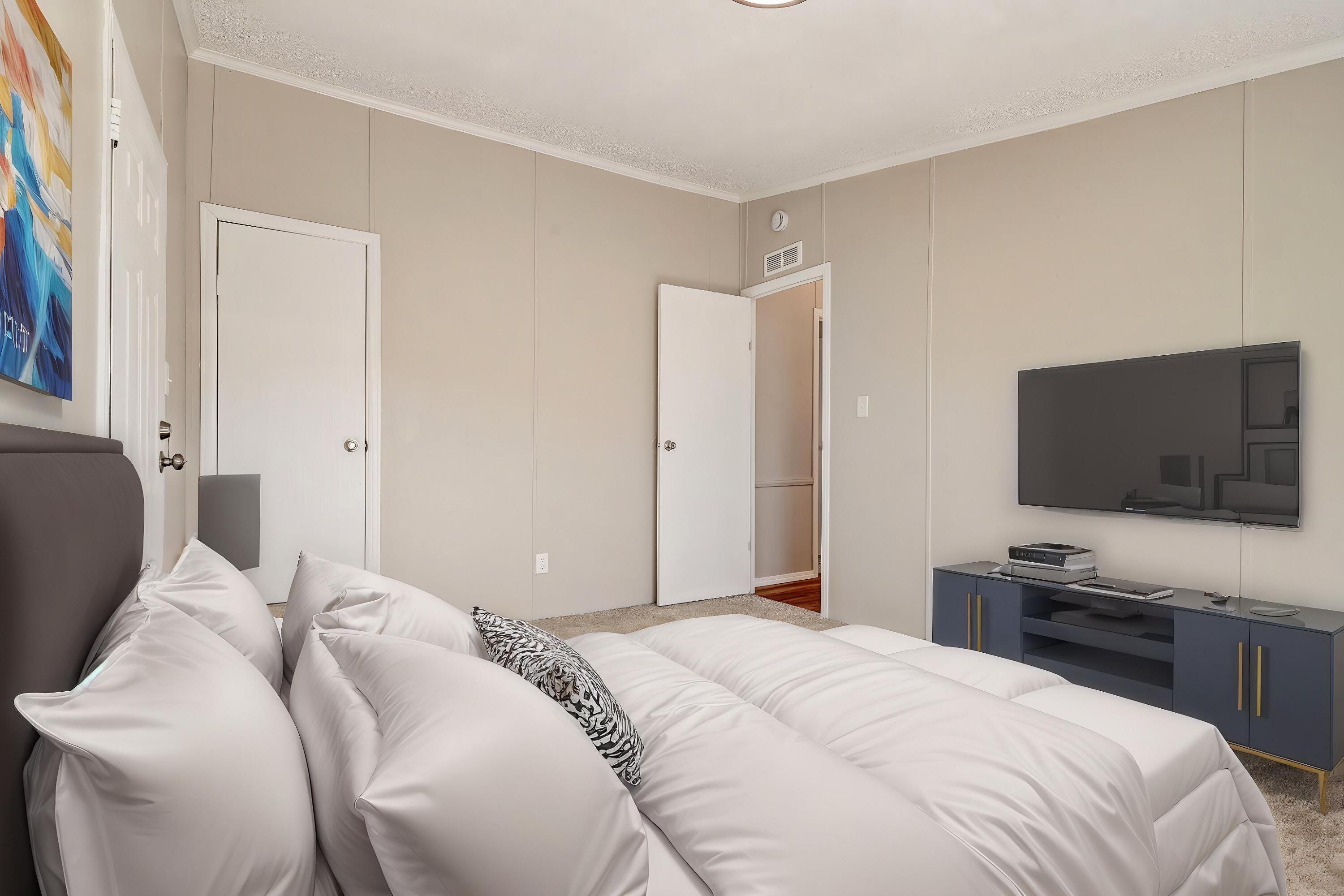 110 SUNRISE BLUFFS Drive