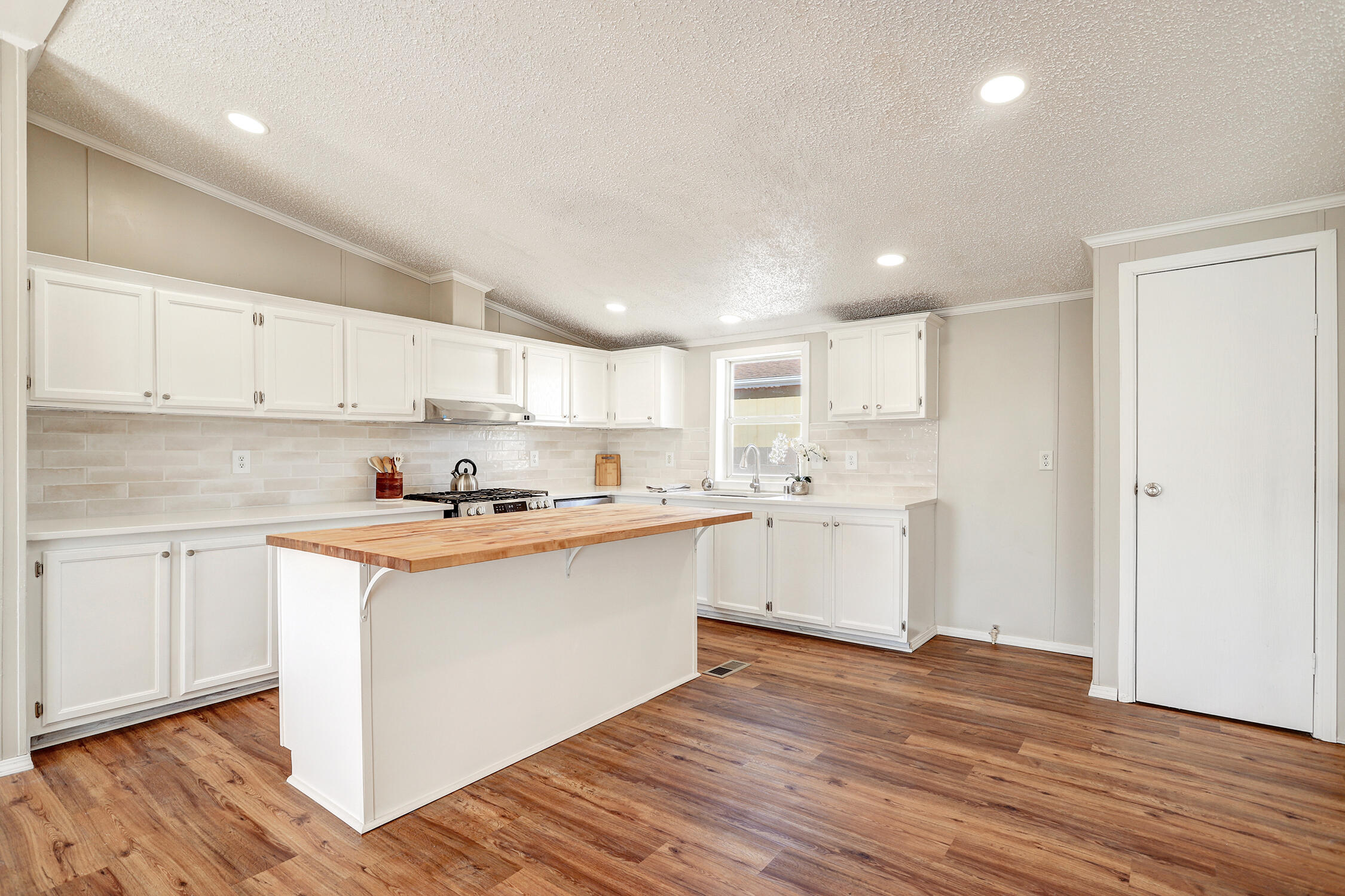 110 SUNRISE BLUFFS Drive