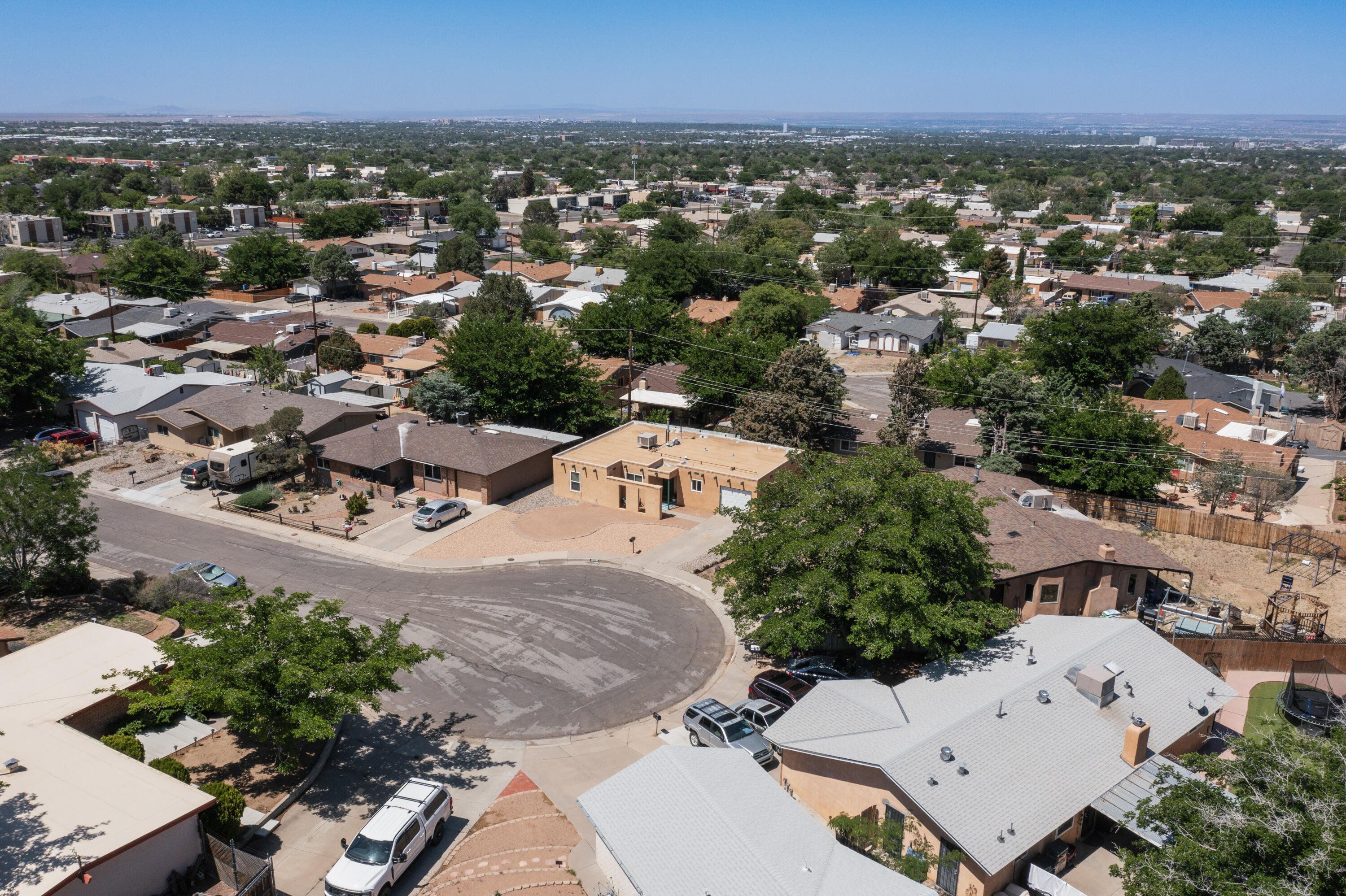 1825 Hiawatha Court NE