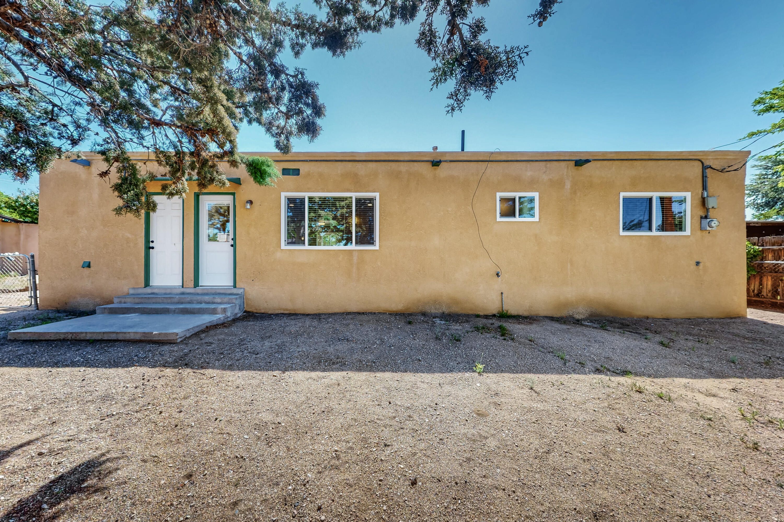 1825 Hiawatha Court NE