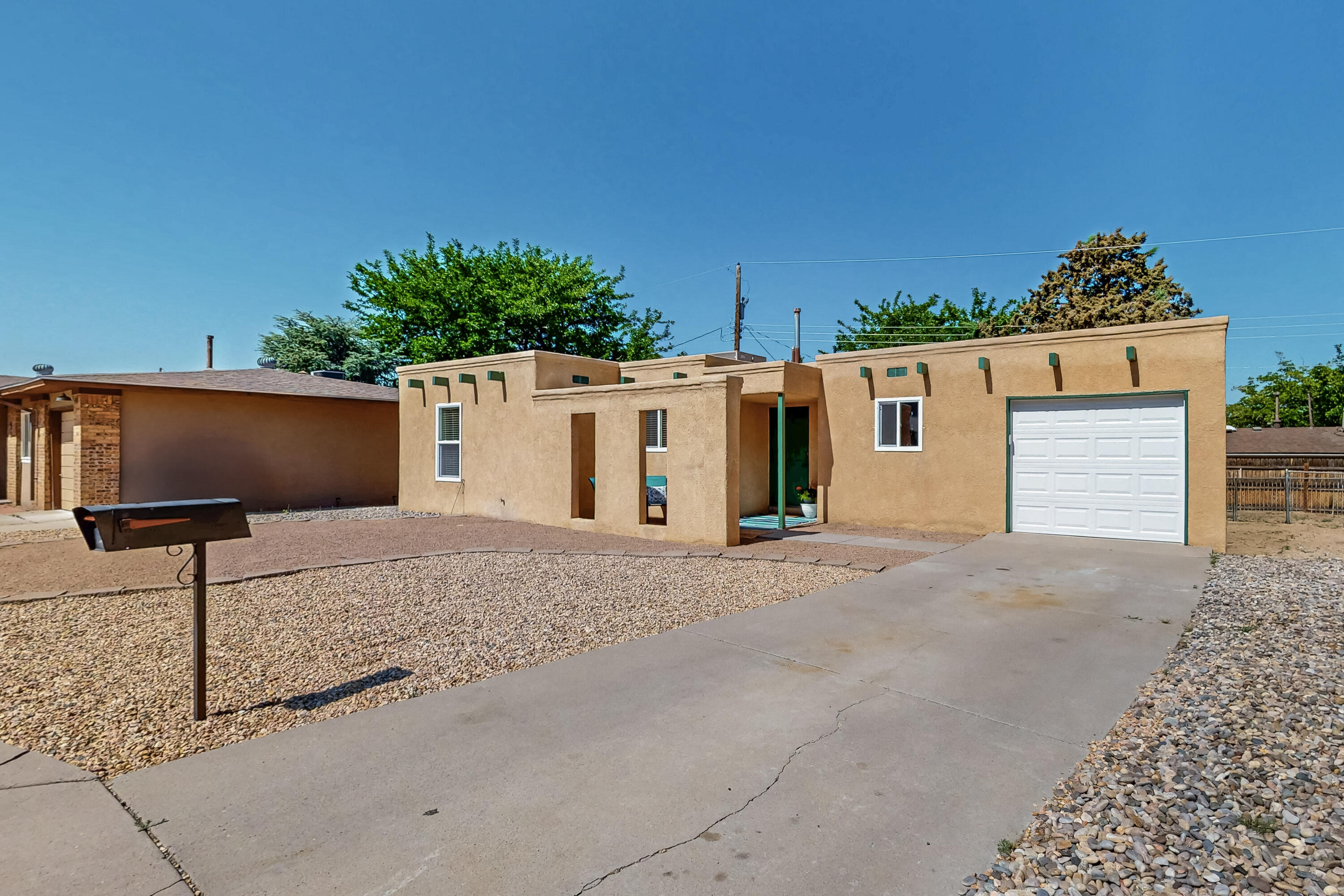 1825 Hiawatha Court NE