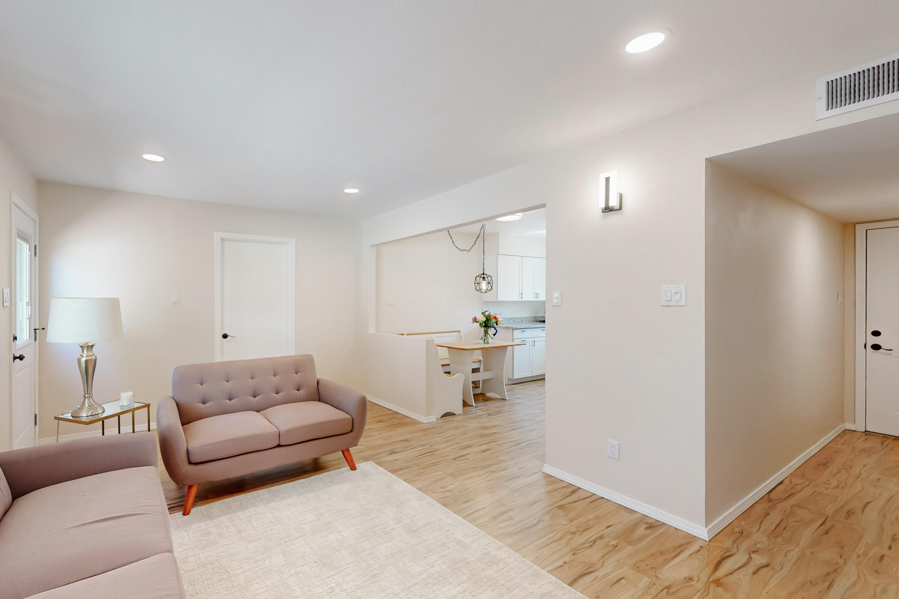 1825 Hiawatha Court NE